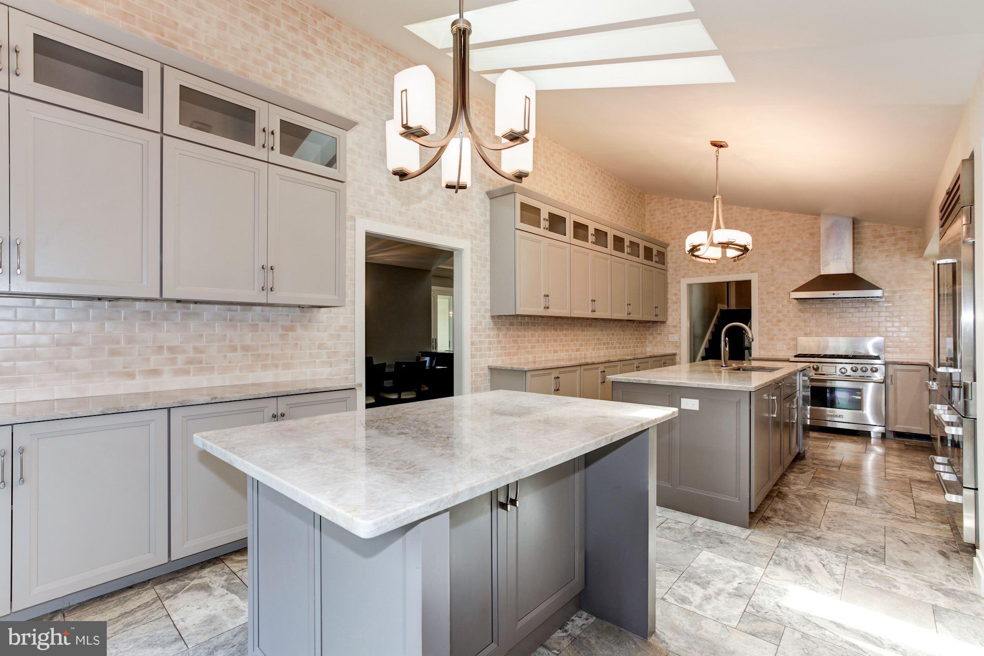CONGRESSIONAL COUNTRY CLUB ESTATES - Residential