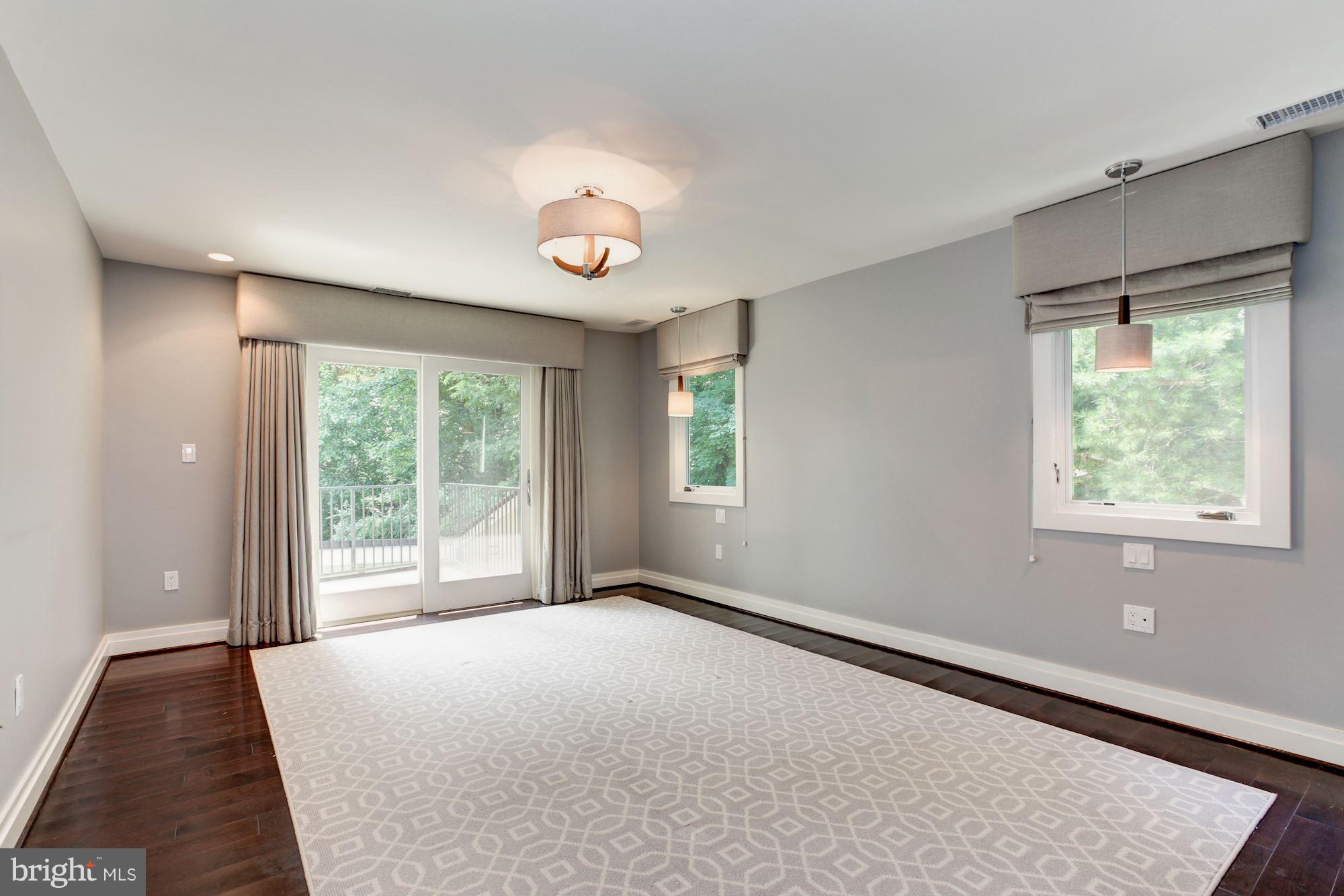 CONGRESSIONAL COUNTRY CLUB ESTATES - Residential