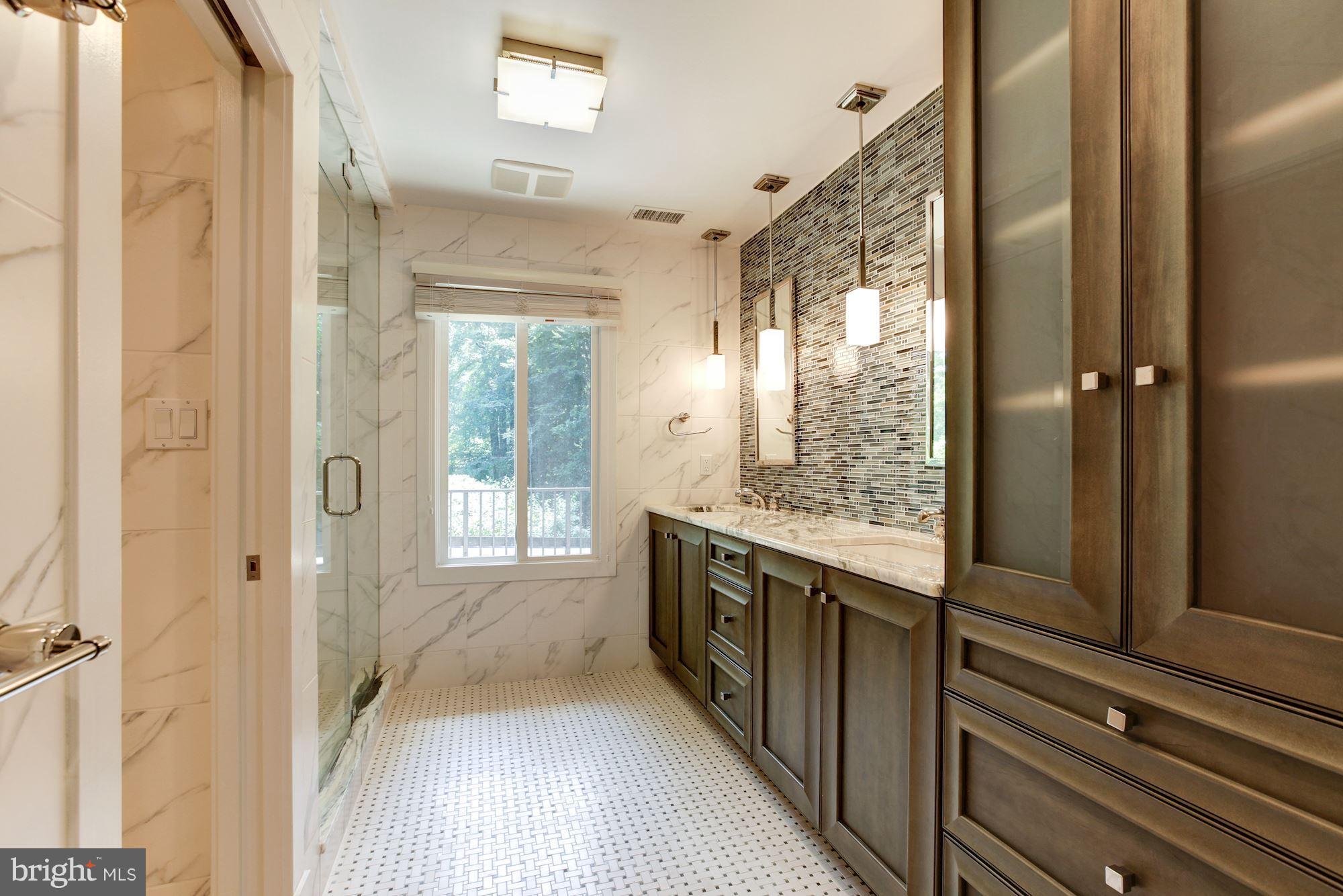 CONGRESSIONAL COUNTRY CLUB ESTATES - Residential