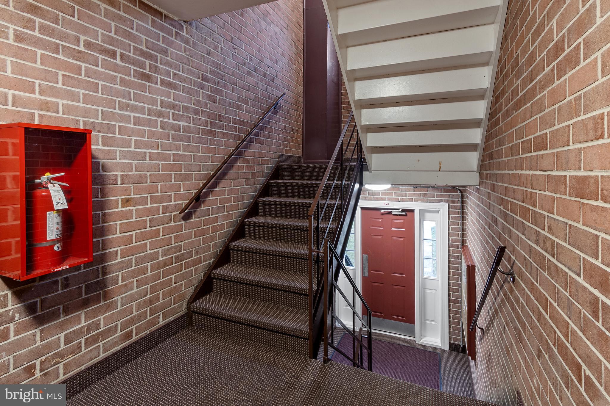 FOXCROFT COLONY CONDOS - Residential