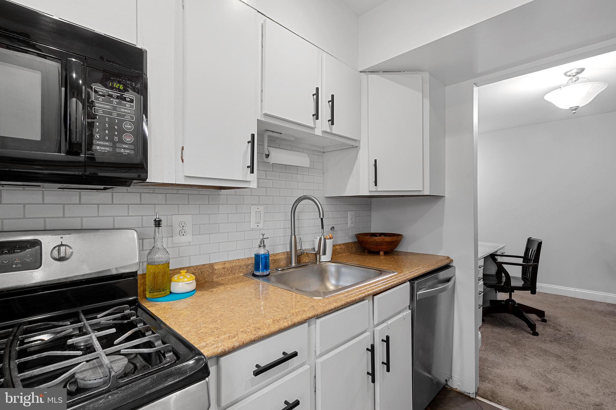 FOXCROFT COLONY CONDOS - Residential