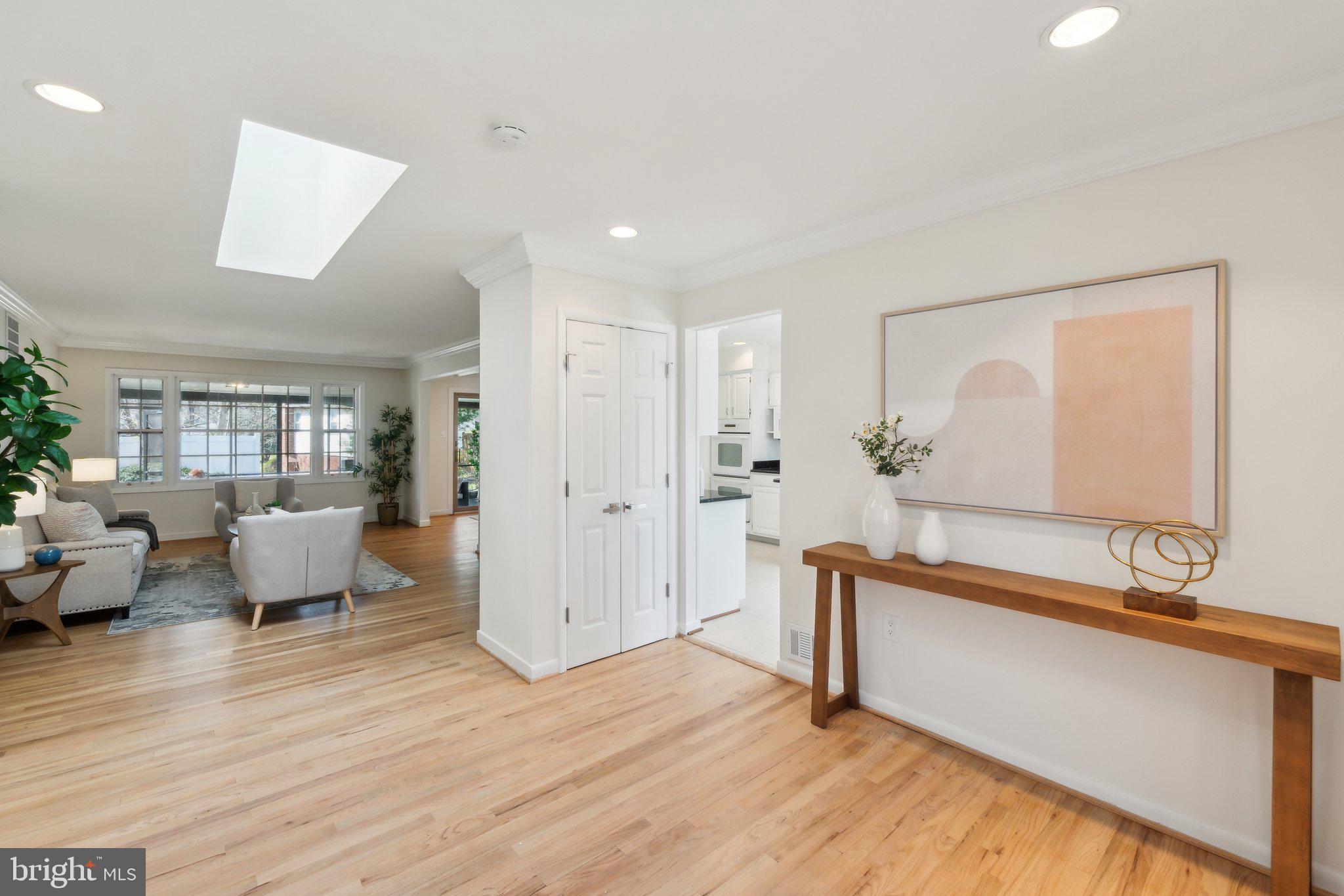 MANOR WOODS - Residential