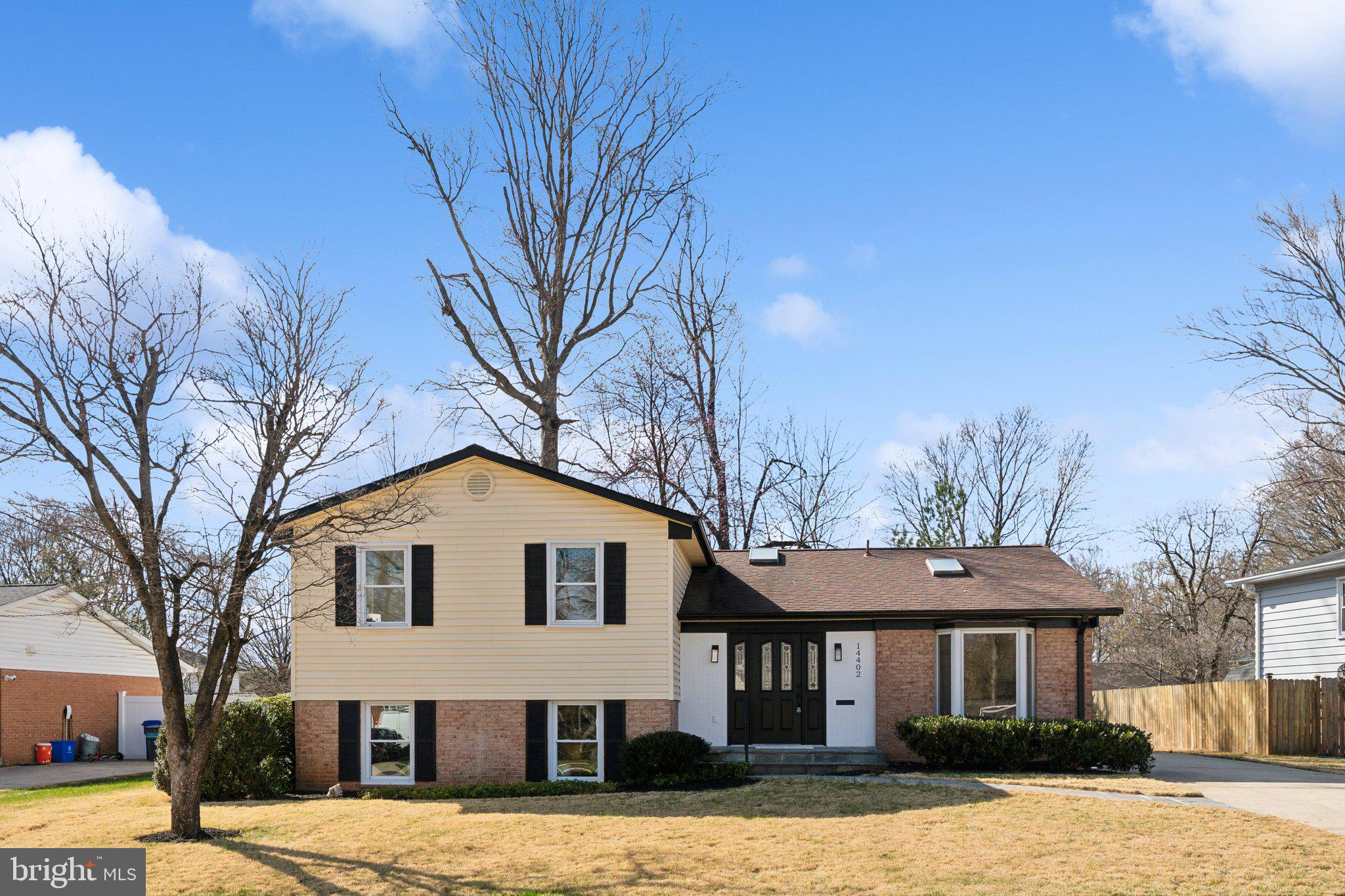 MANOR WOODS - Residential