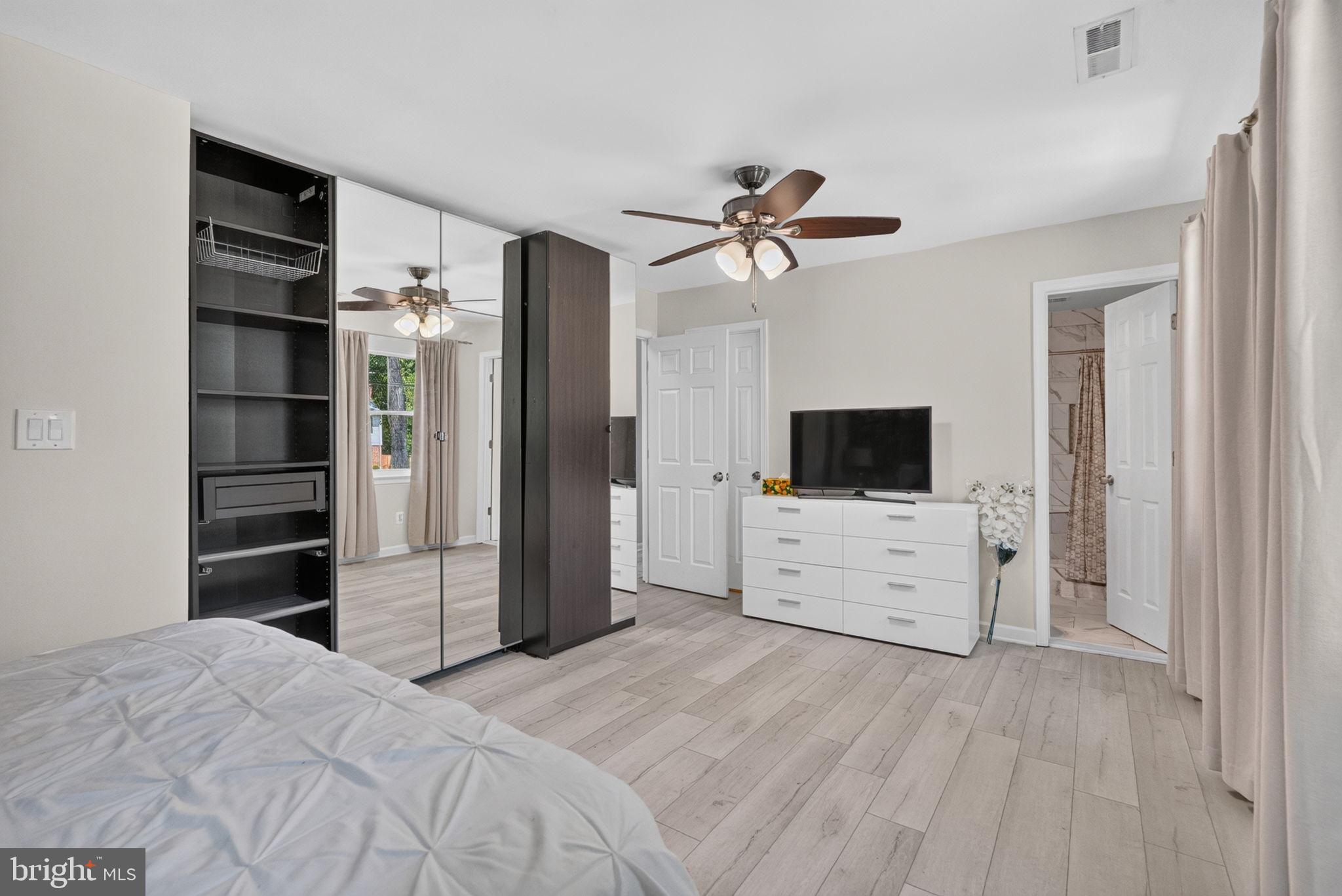 STAFFORD OAKS - Residential