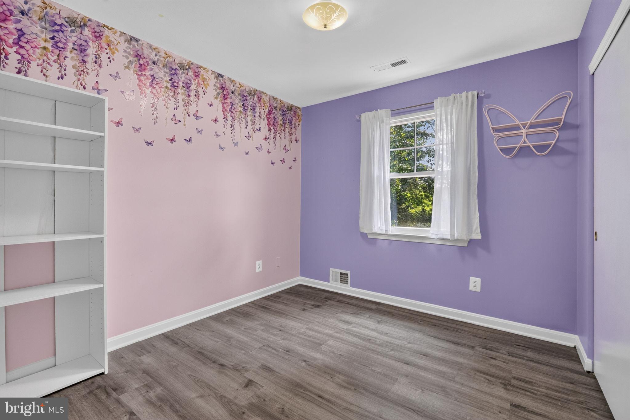 STAFFORD OAKS - Residential