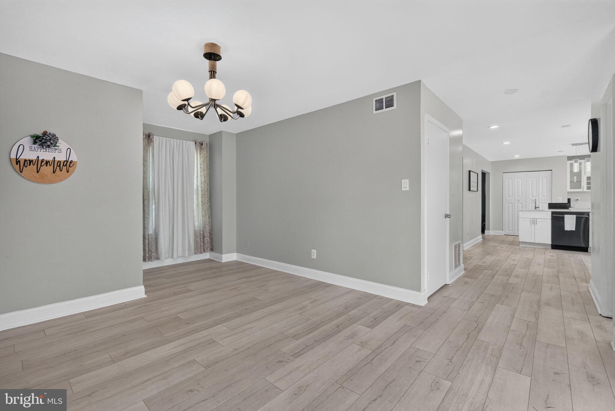 STAFFORD OAKS - Residential