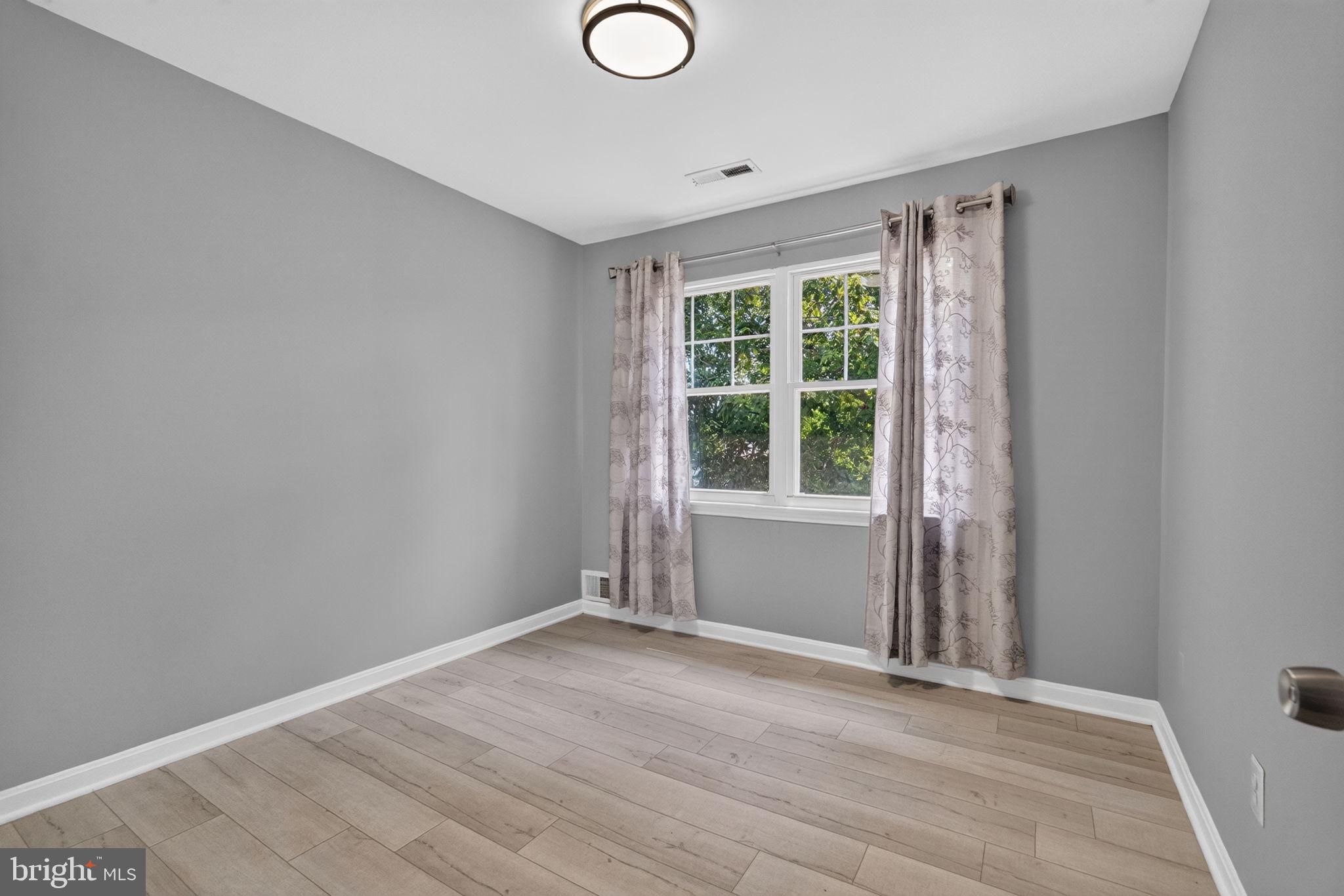 STAFFORD OAKS - Residential