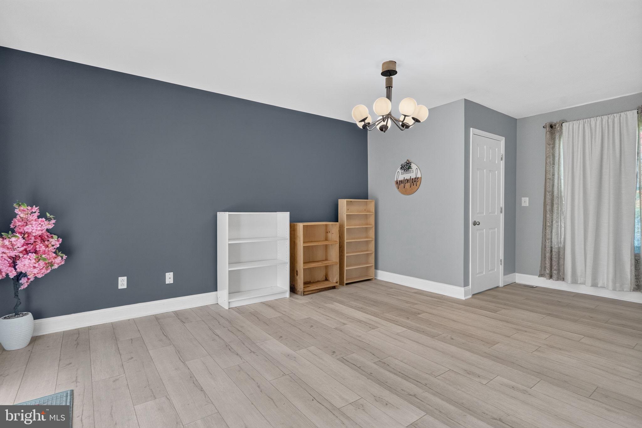 STAFFORD OAKS - Residential
