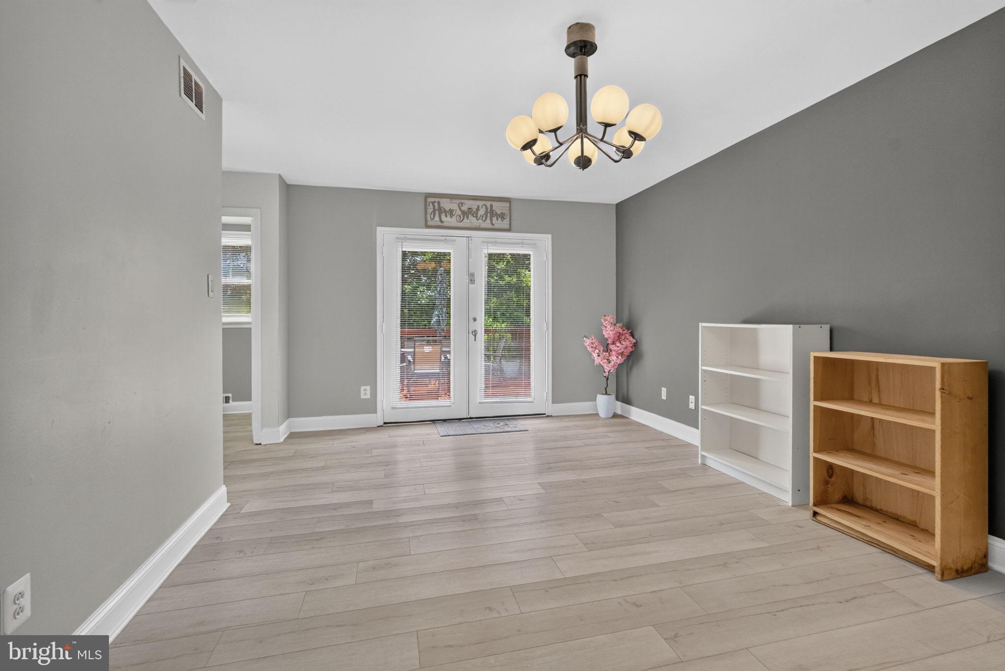 STAFFORD OAKS - Residential