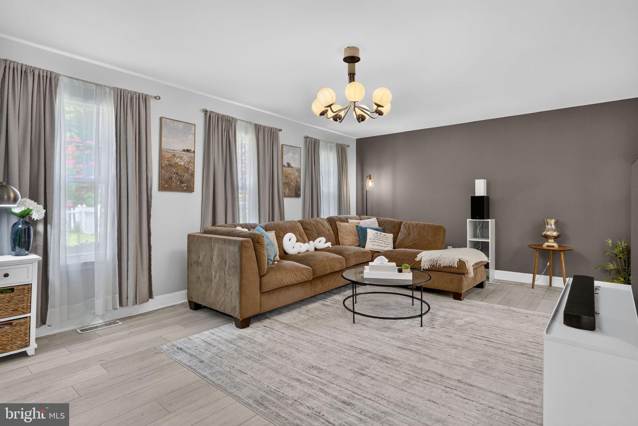STAFFORD OAKS - Residential
