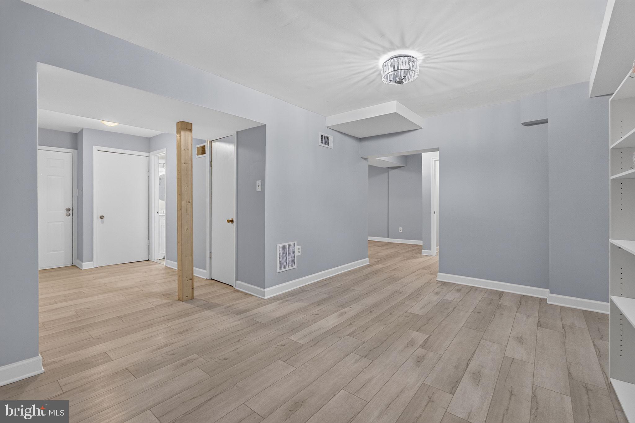 STAFFORD OAKS - Residential