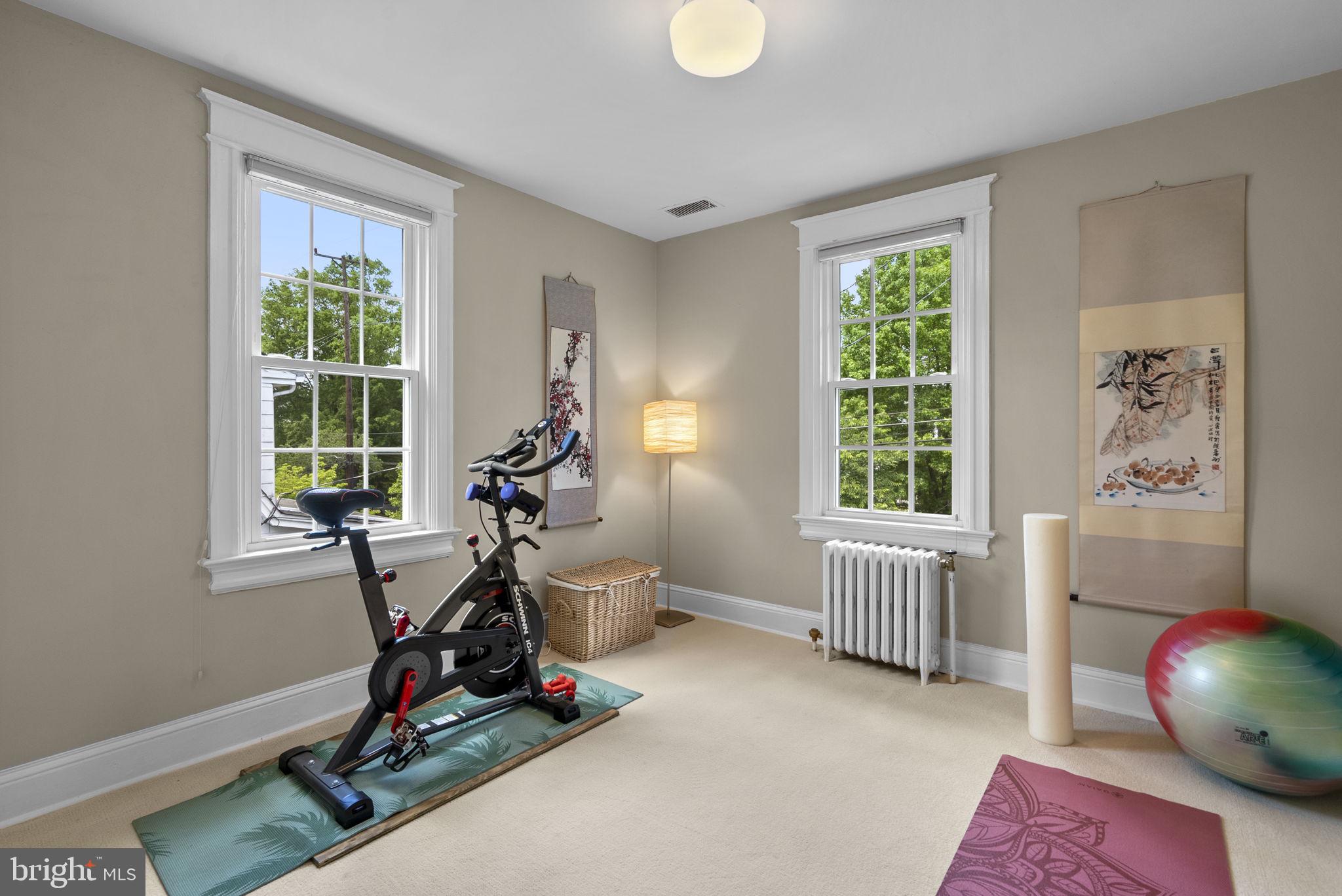 NORTH WOODSIDE - Residential