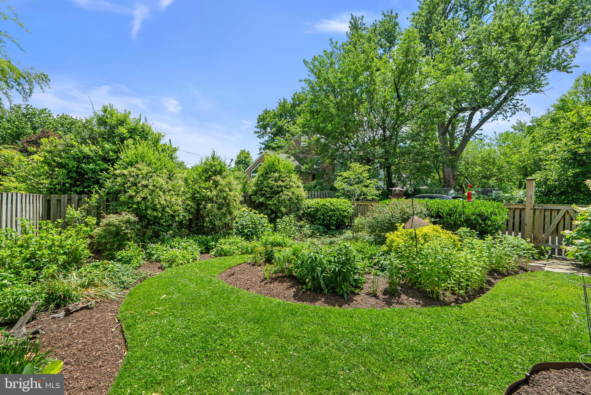 NORTH WOODSIDE - Residential