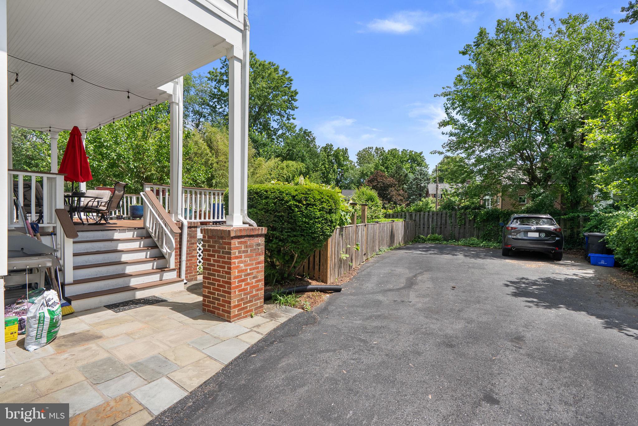 NORTH WOODSIDE - Residential