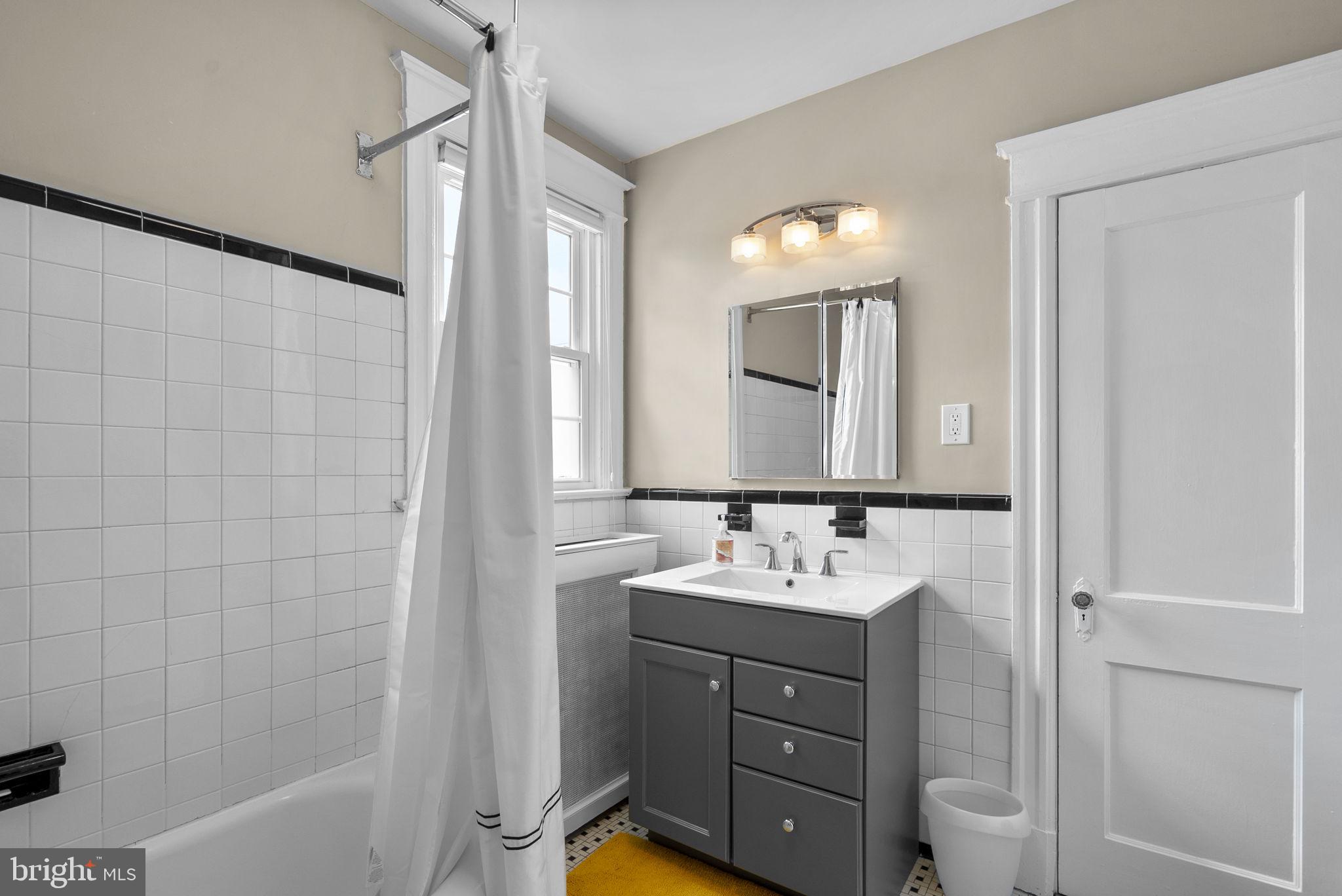 NORTH WOODSIDE - Residential