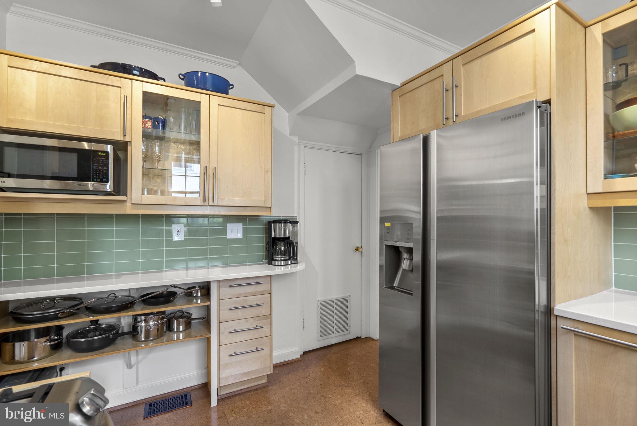 NORTH WOODSIDE - Residential