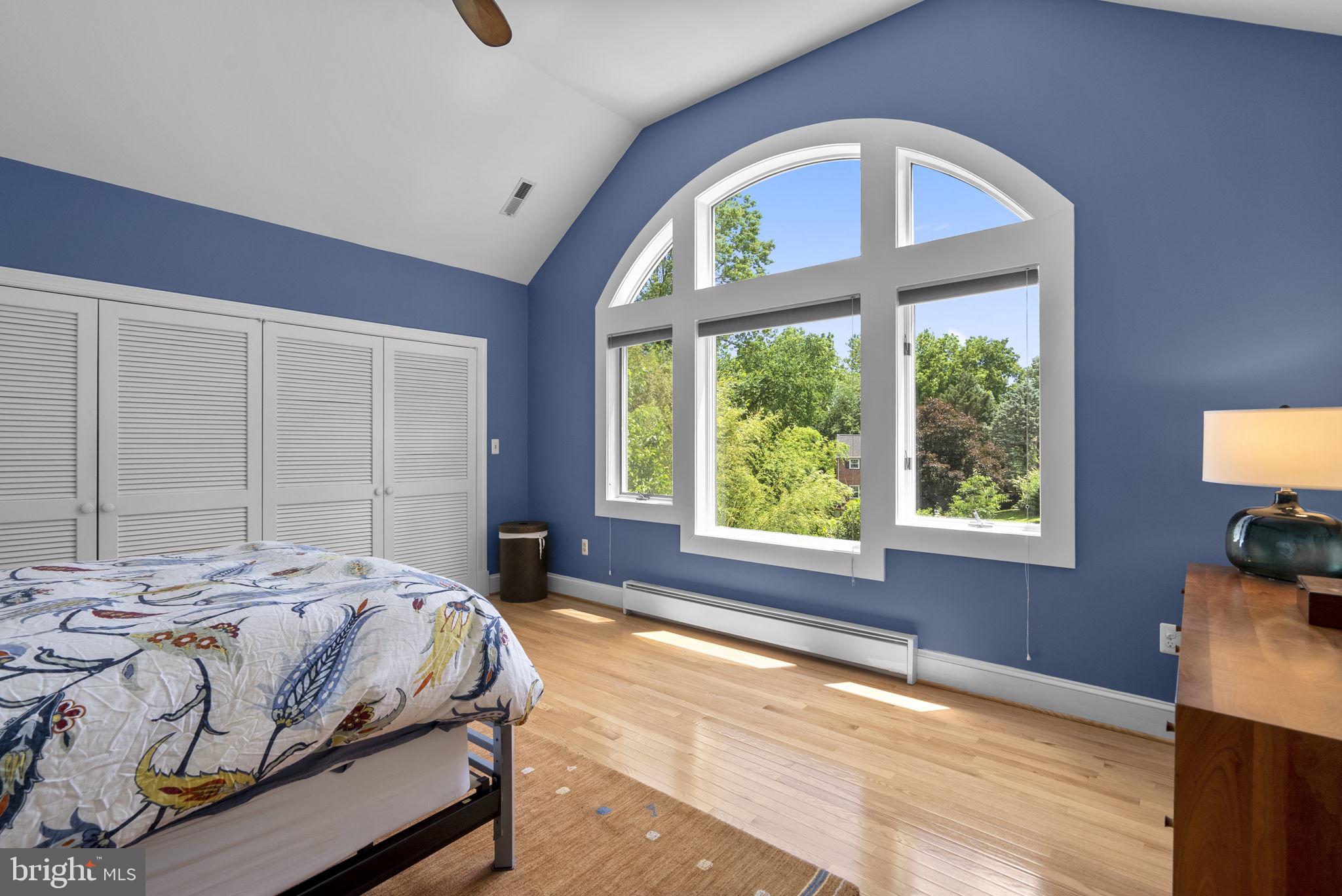 NORTH WOODSIDE - Residential