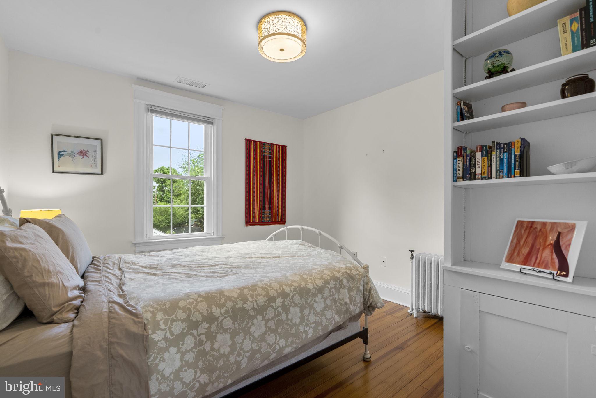 NORTH WOODSIDE - Residential