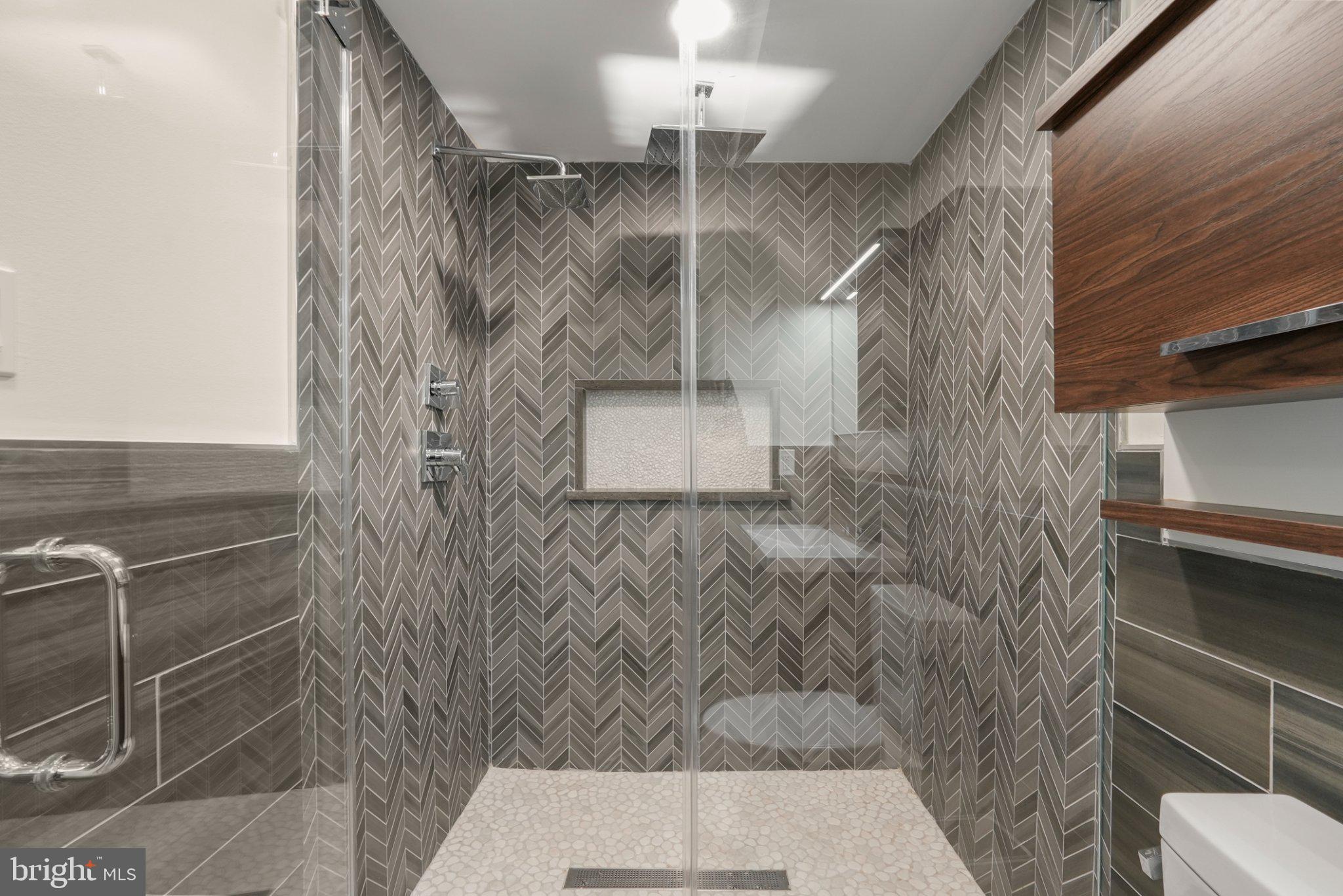 BUSTLETON - Residential