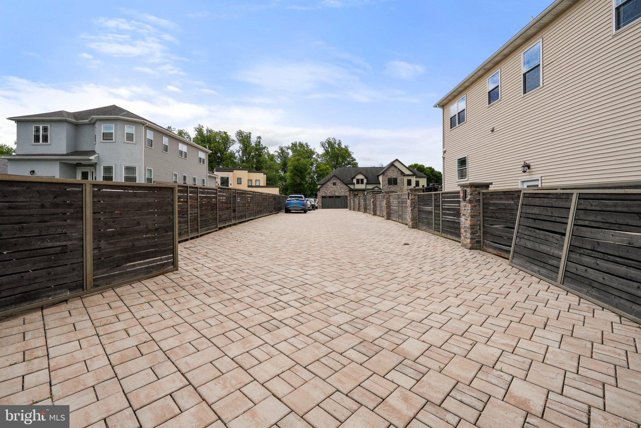 BUSTLETON - Residential