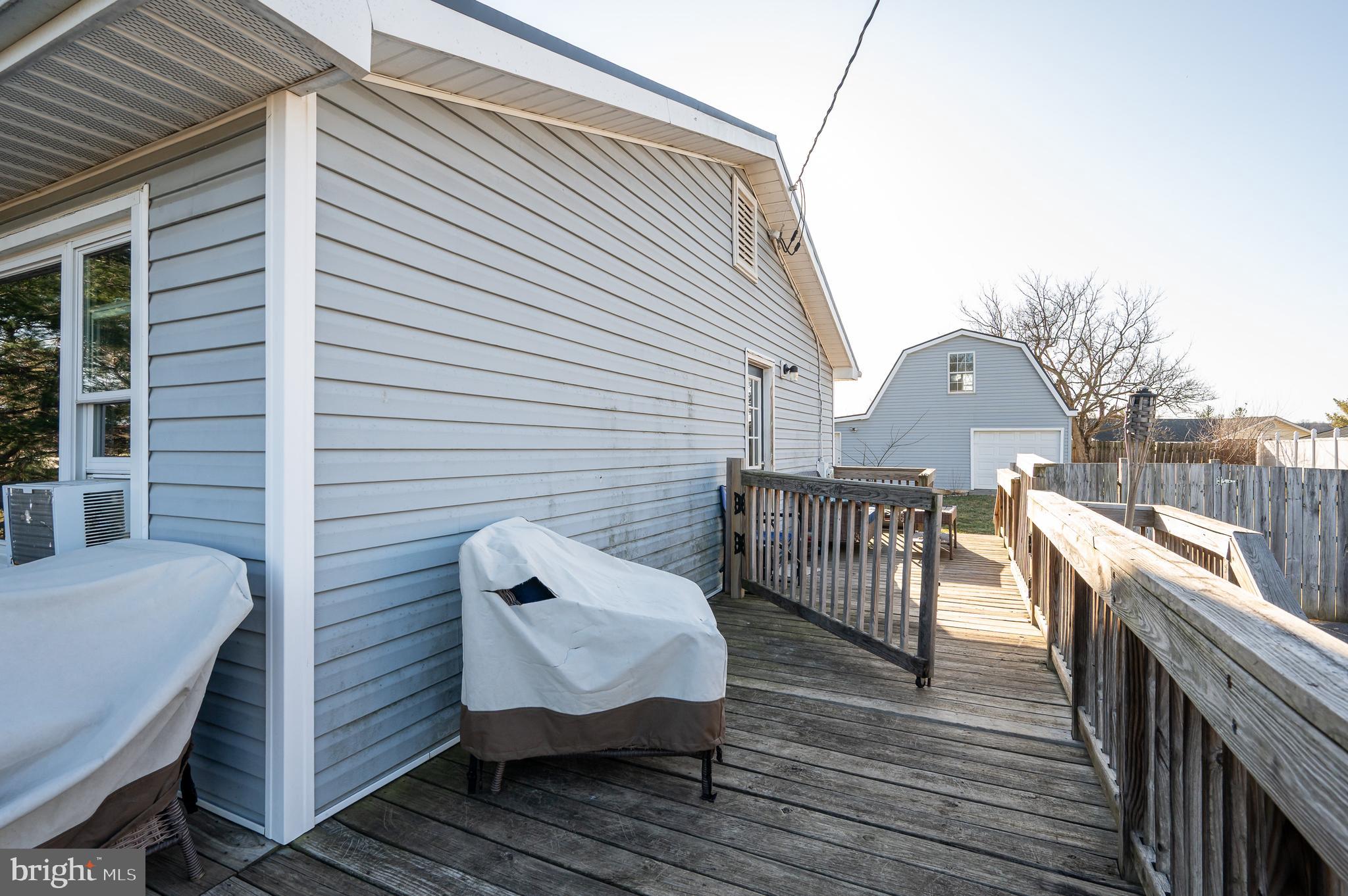 RUSSELL'S PARADISE - Residential