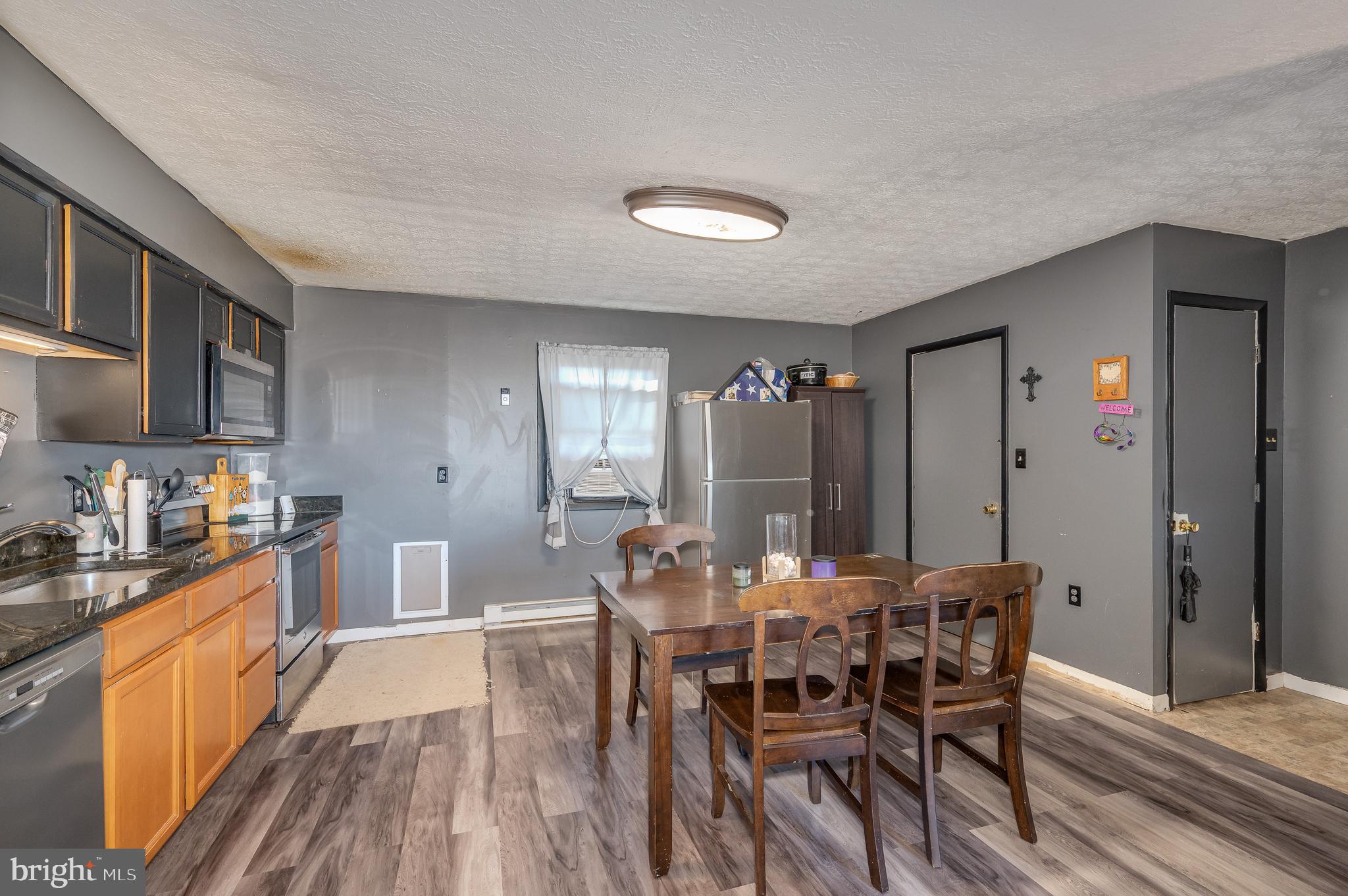 RUSSELL'S PARADISE - Residential