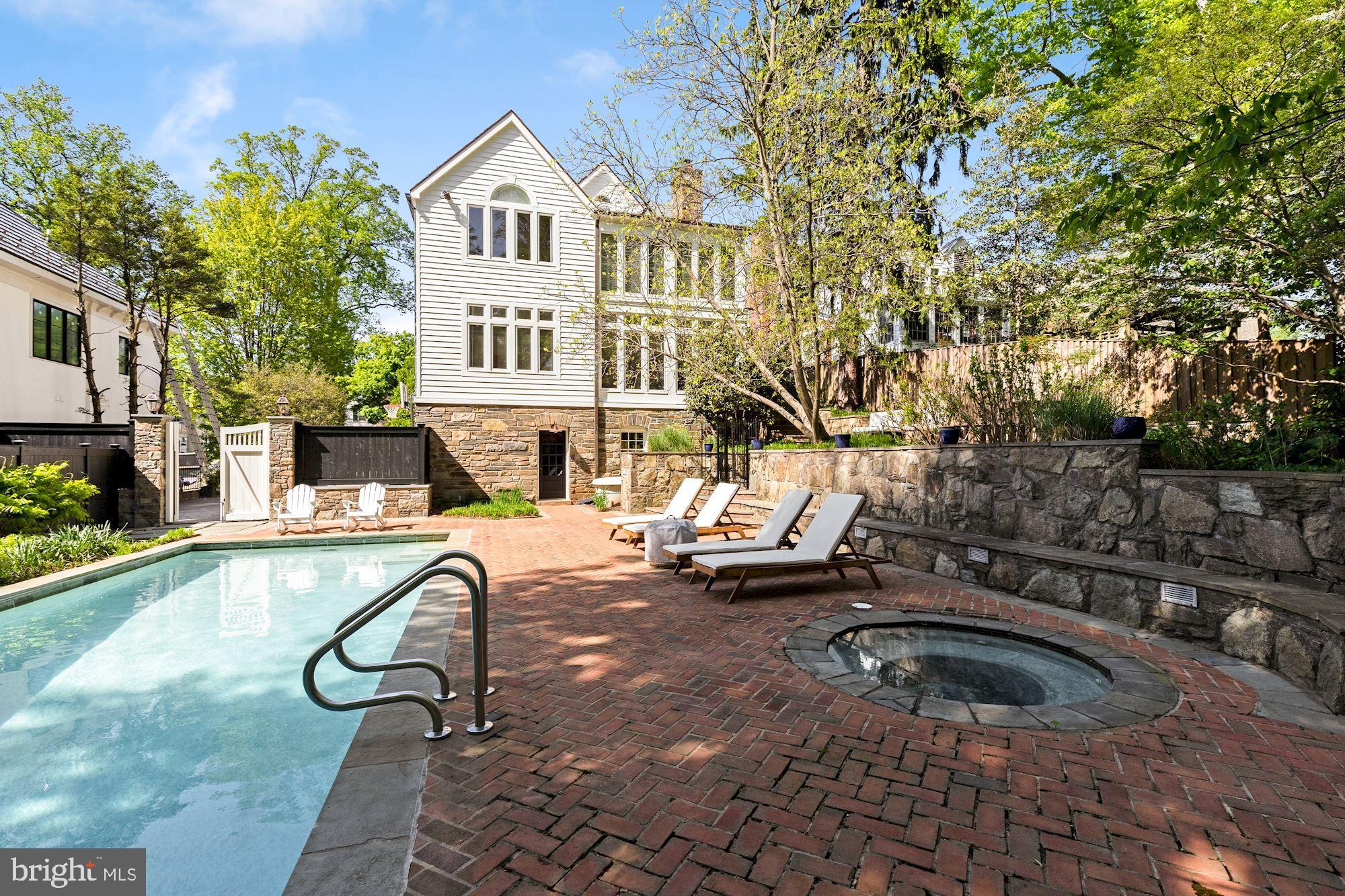 WESLEY HEIGHTS - Residential