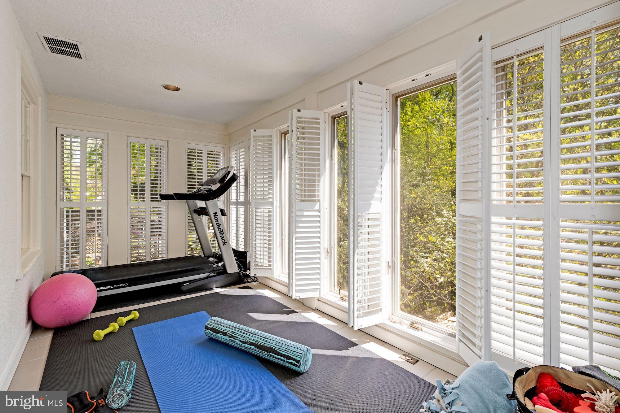 WESLEY HEIGHTS - Residential