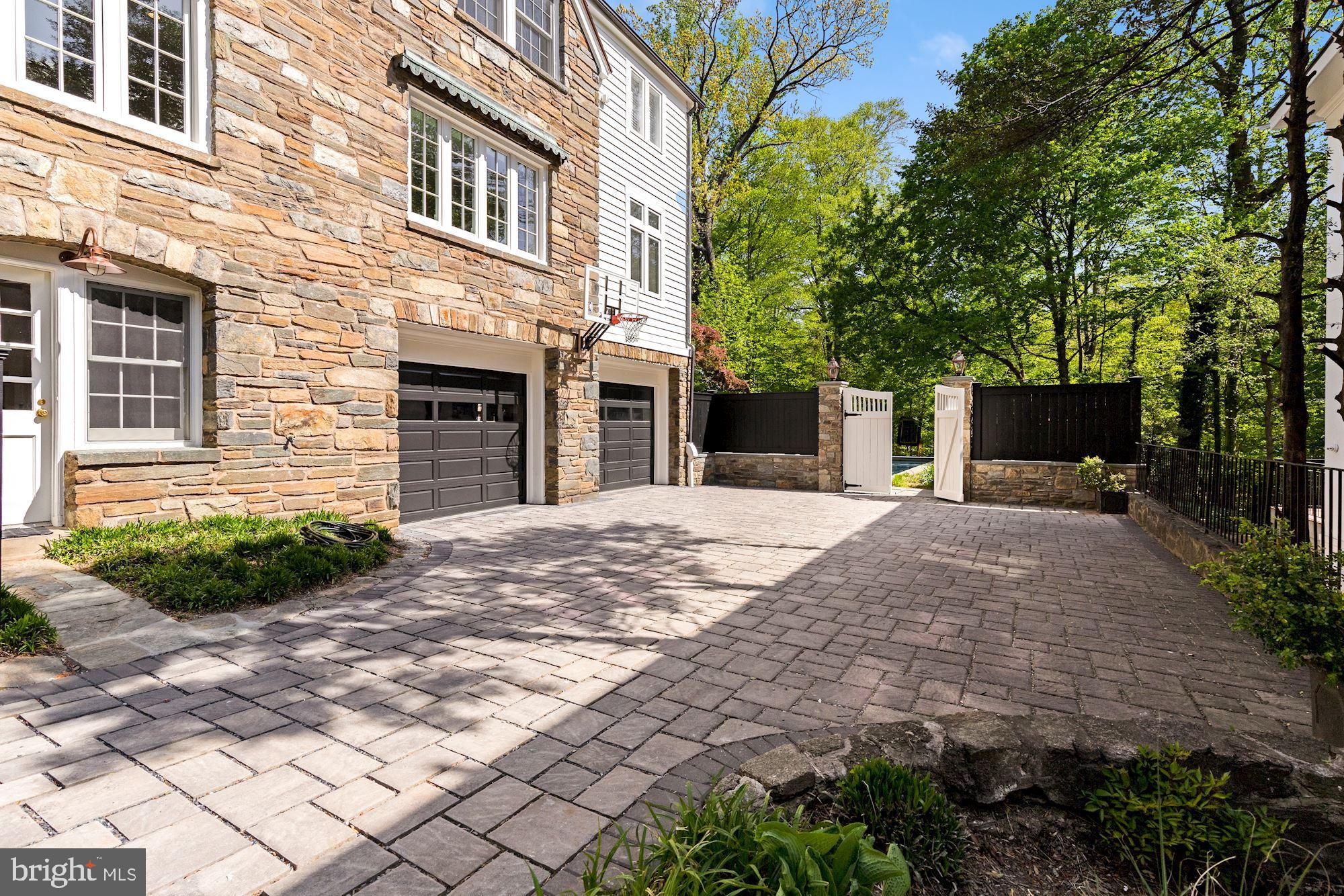WESLEY HEIGHTS - Residential