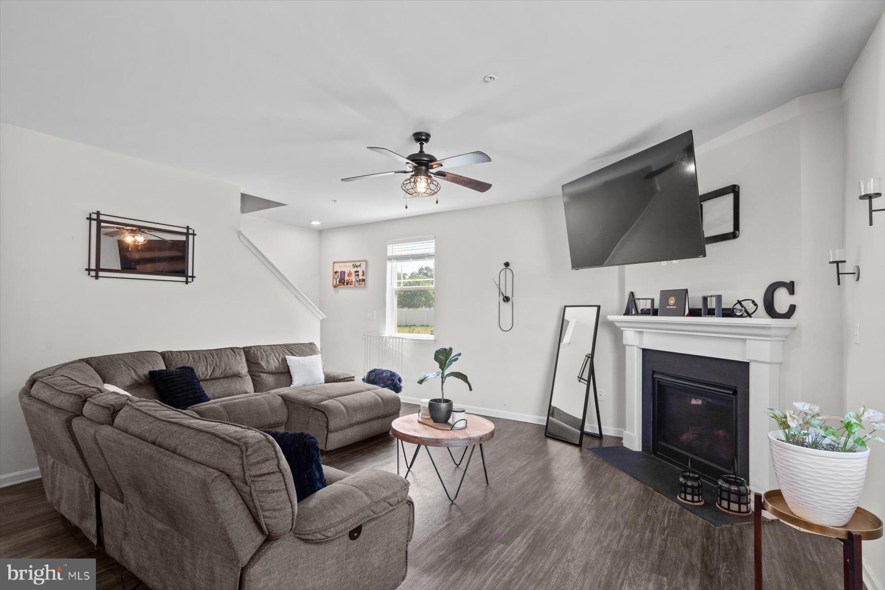 HUNTER'S CREST - Residential