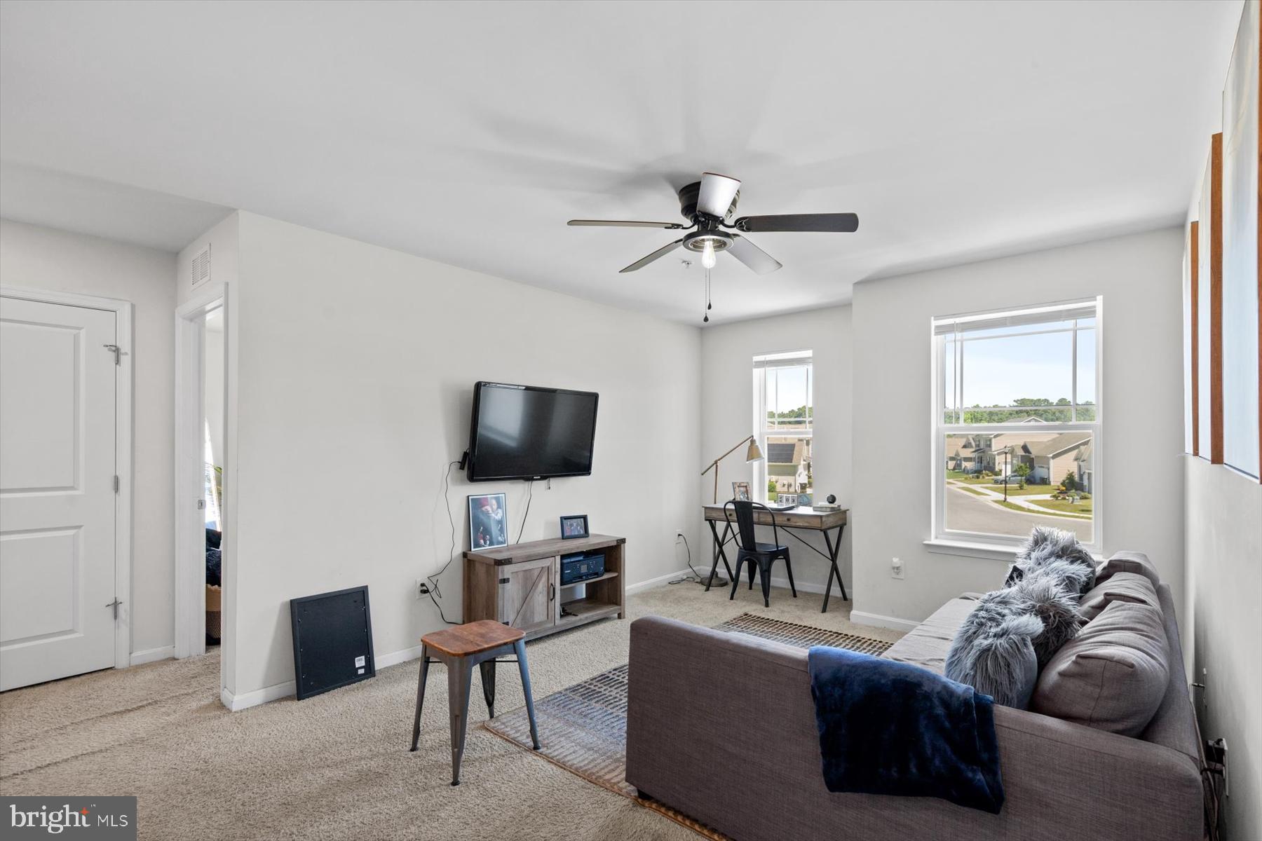 HUNTER'S CREST - Residential