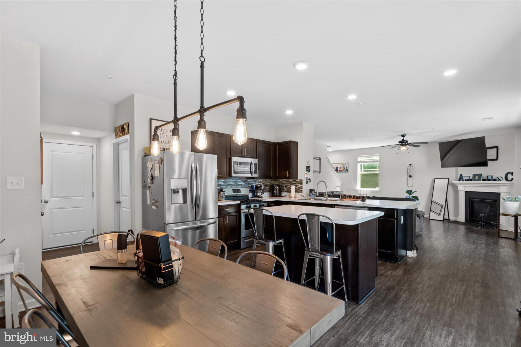 HUNTER'S CREST - Residential