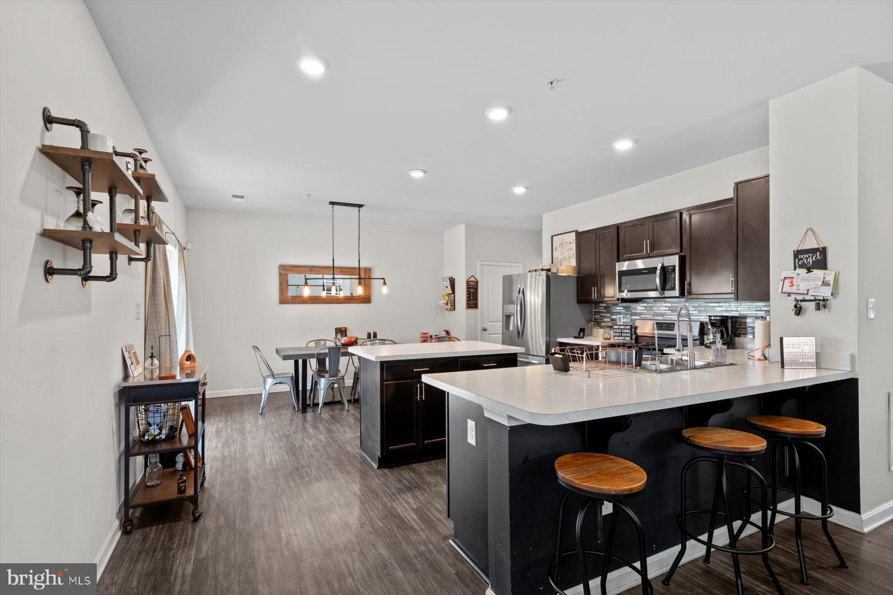 HUNTER'S CREST - Residential