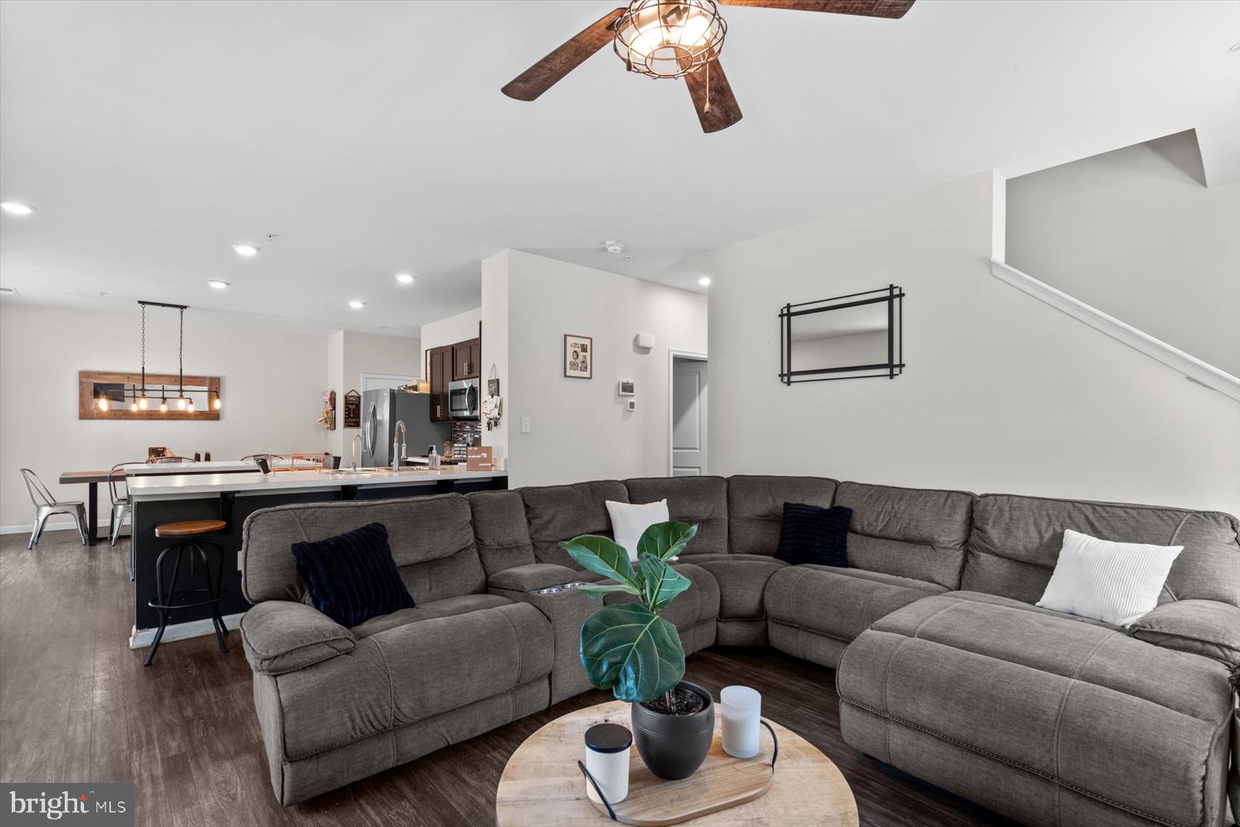HUNTER'S CREST - Residential