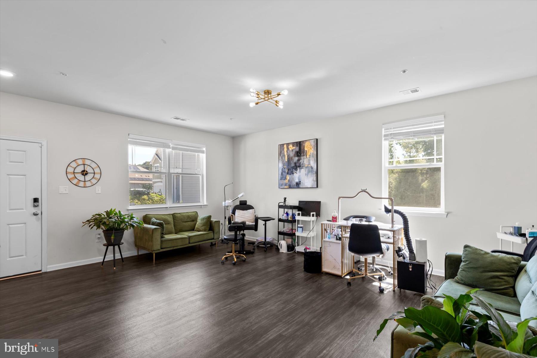 HUNTER'S CREST - Residential