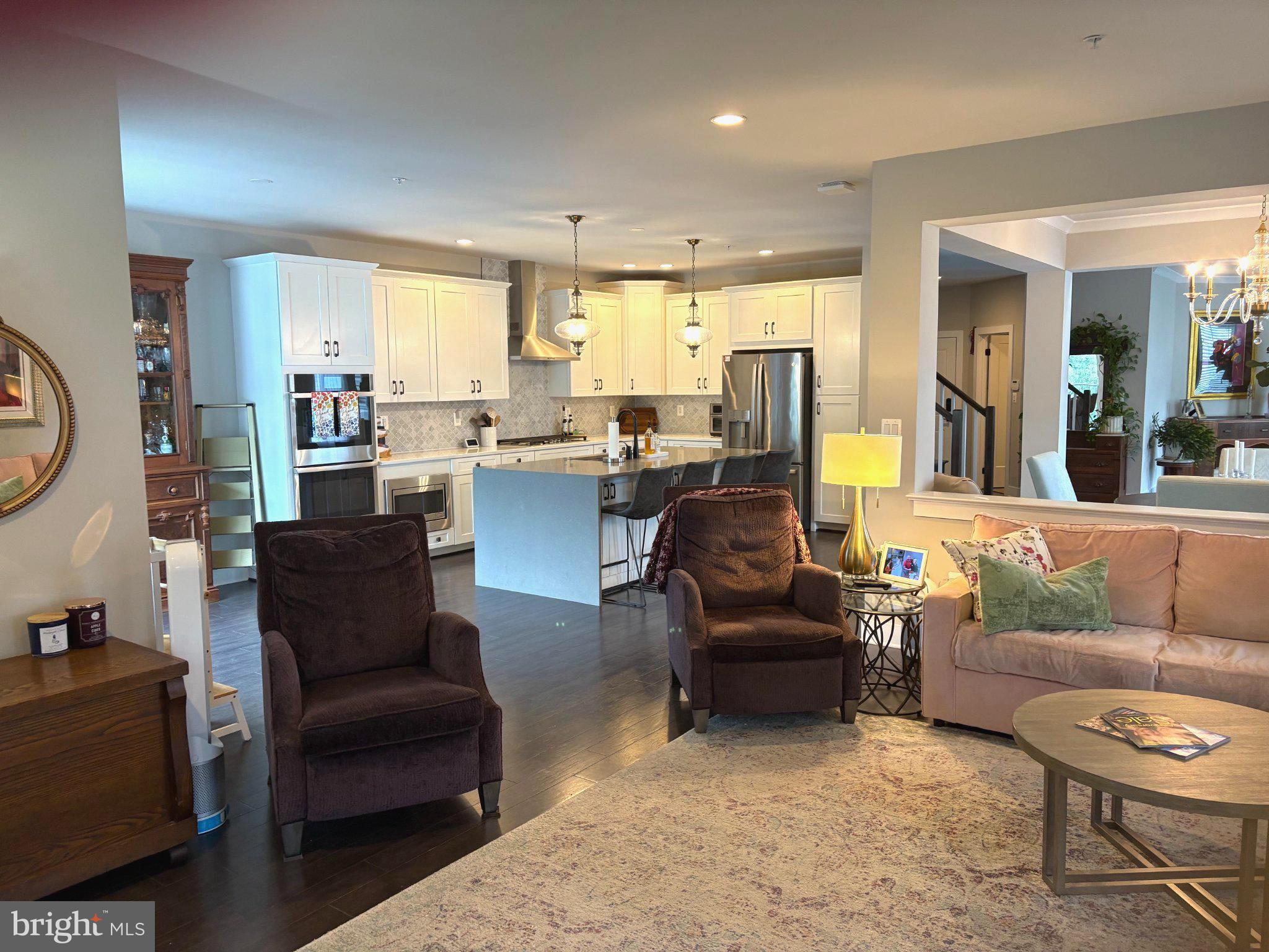 MIKLASZ PROPERTY - Residential
