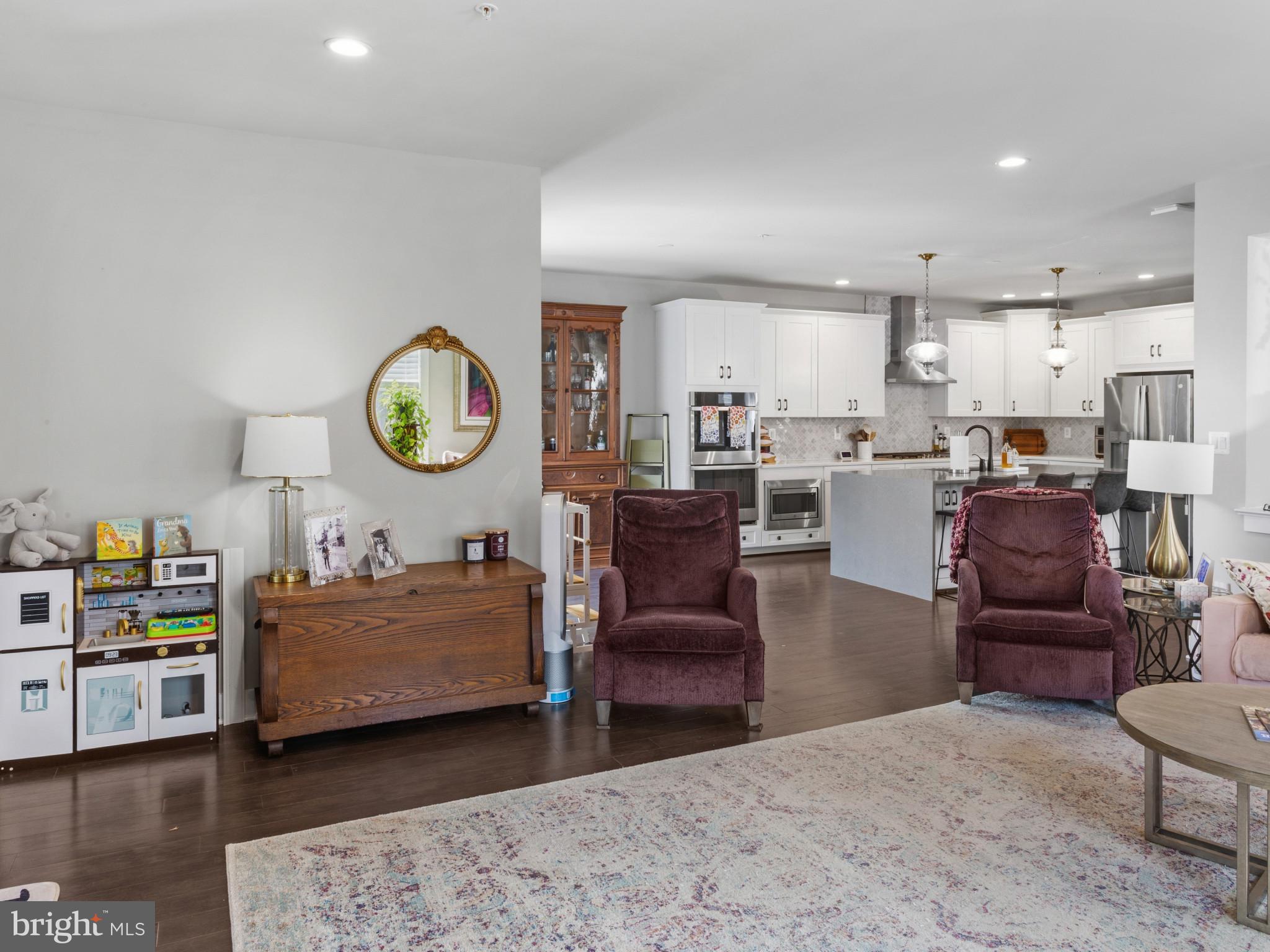 MIKLASZ PROPERTY - Residential