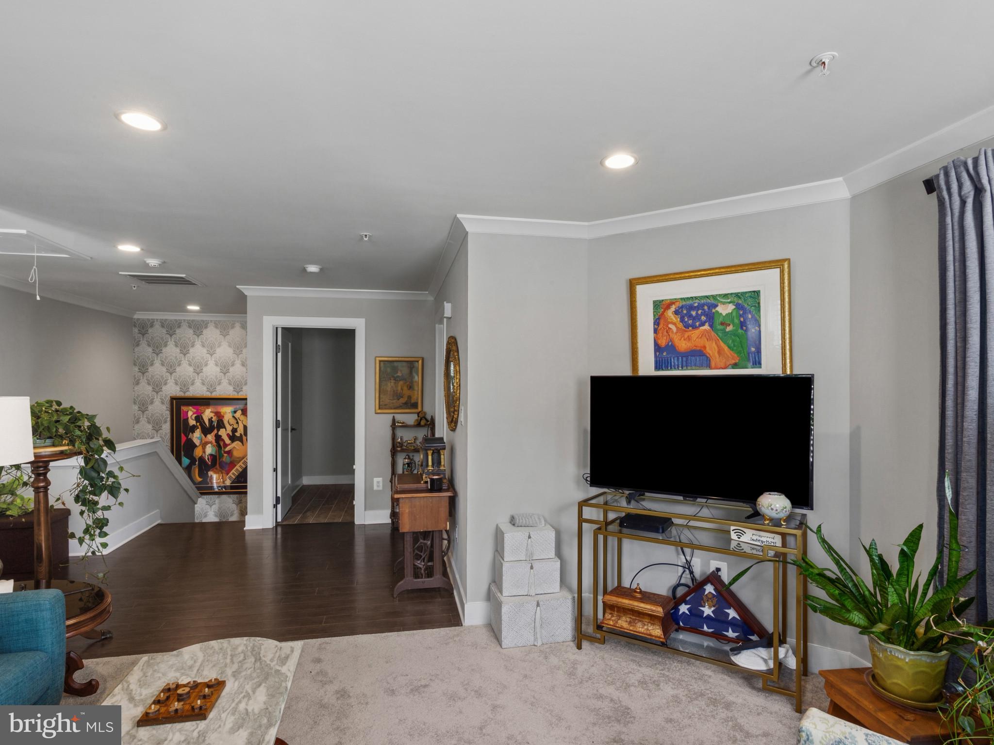 MIKLASZ PROPERTY - Residential
