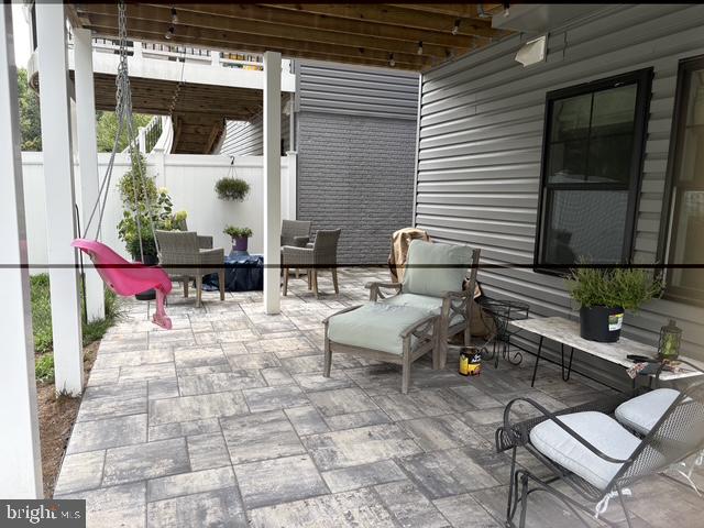 MIKLASZ PROPERTY - Residential