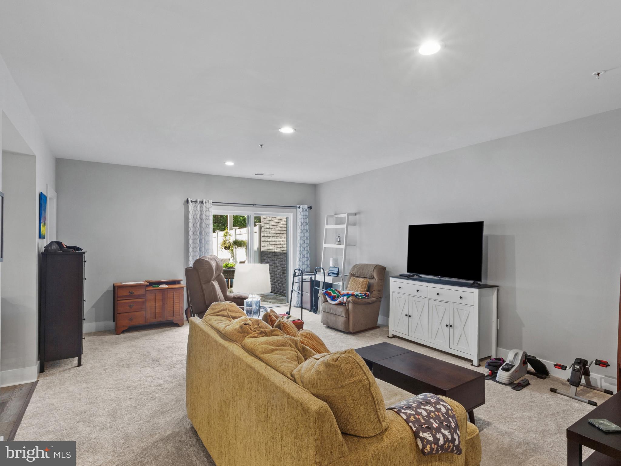 MIKLASZ PROPERTY - Residential