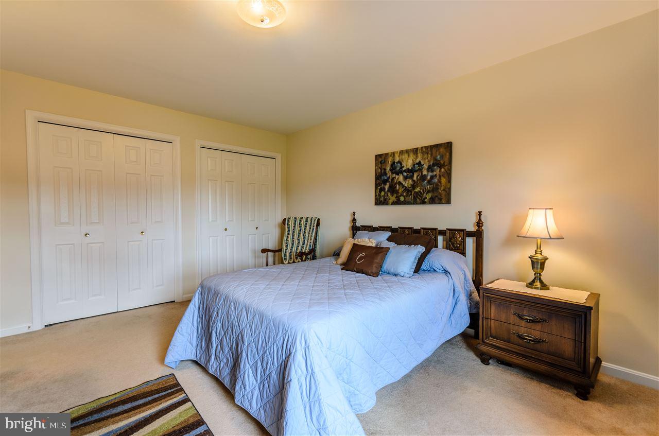 LONGSTOWN VILLAGE - Residential