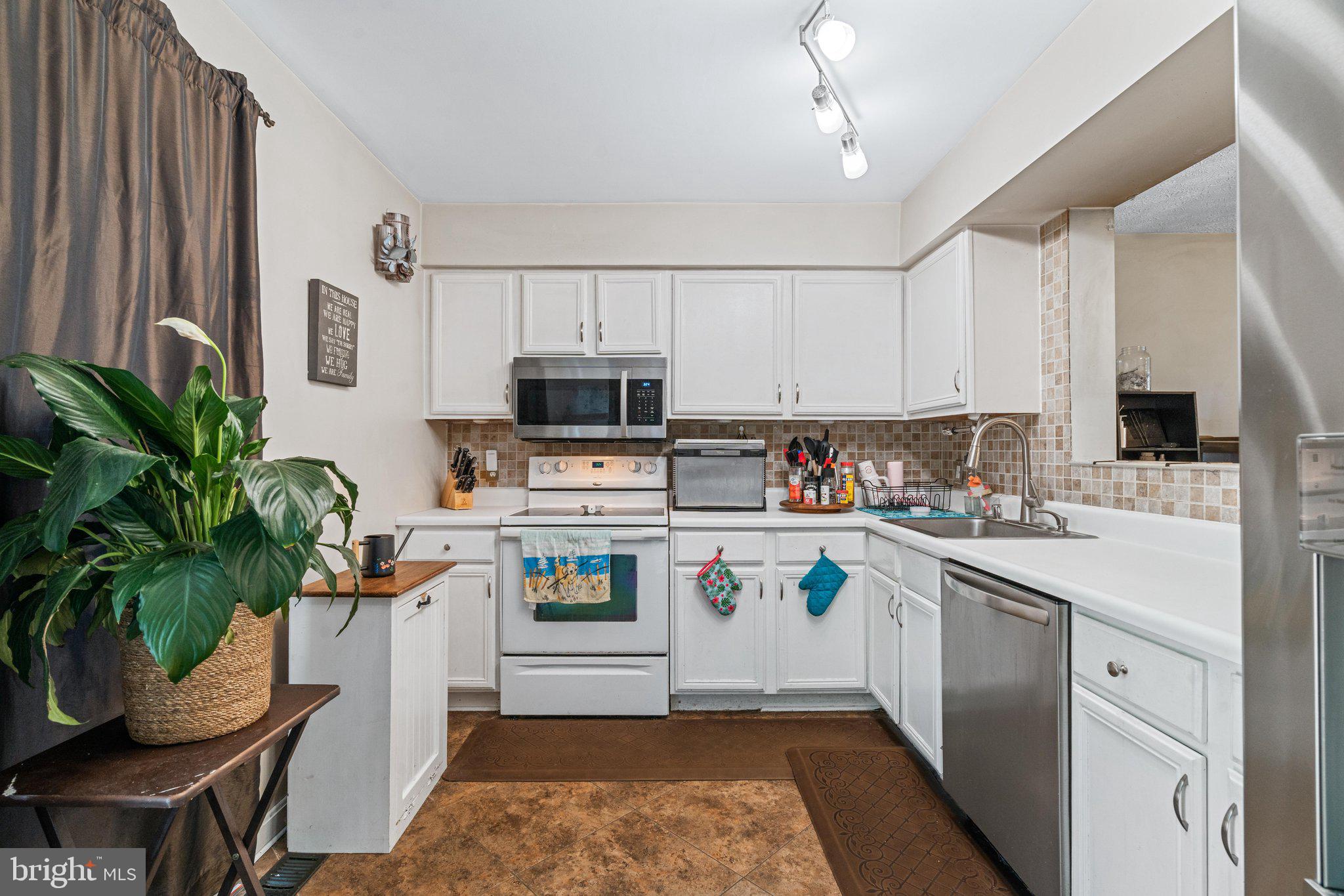AVONDALE RUN - Residential