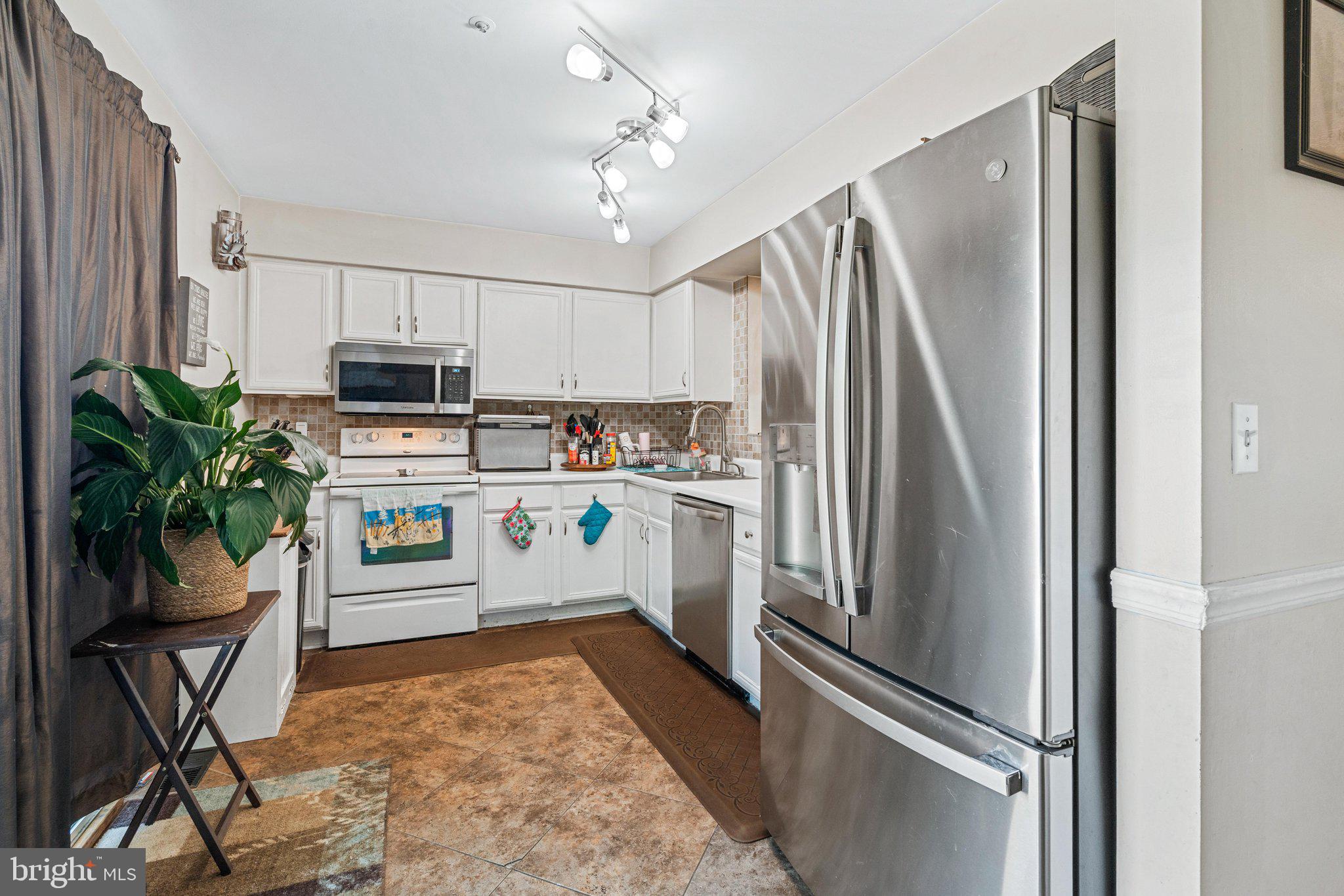 AVONDALE RUN - Residential