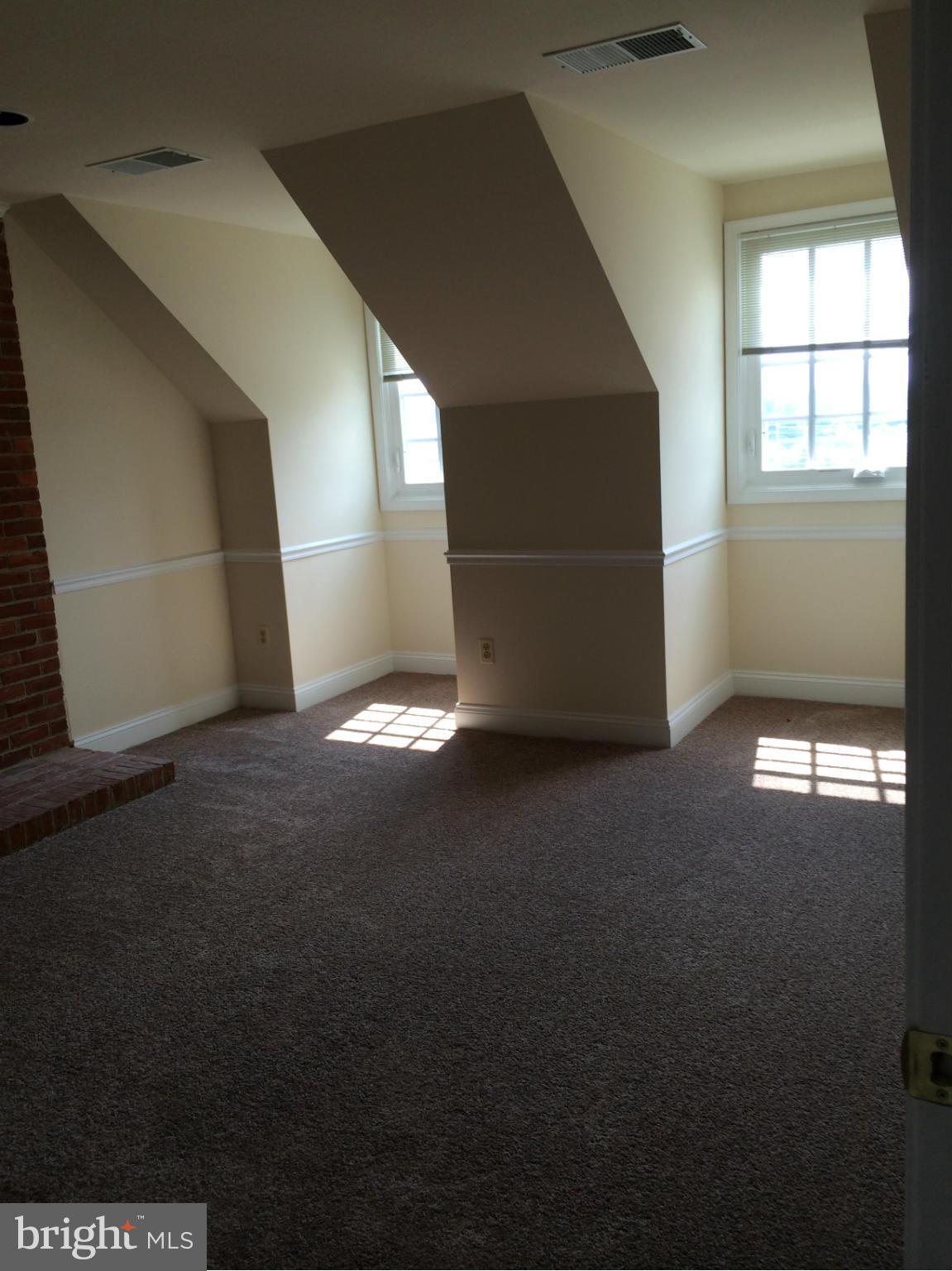 CENTENNIAL SQUARE - Residential Lease