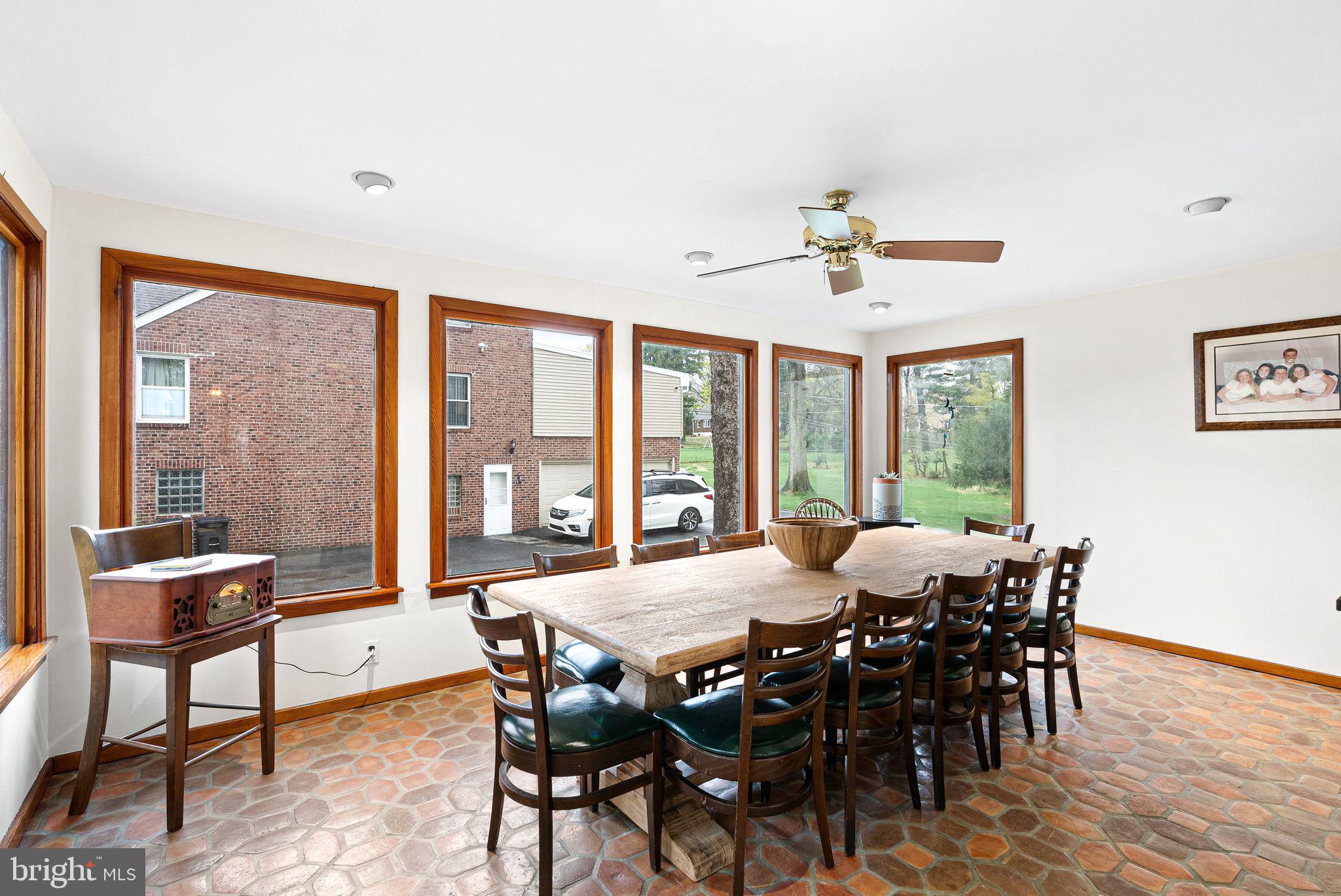 HUNTINGDON VALLEY - Residential