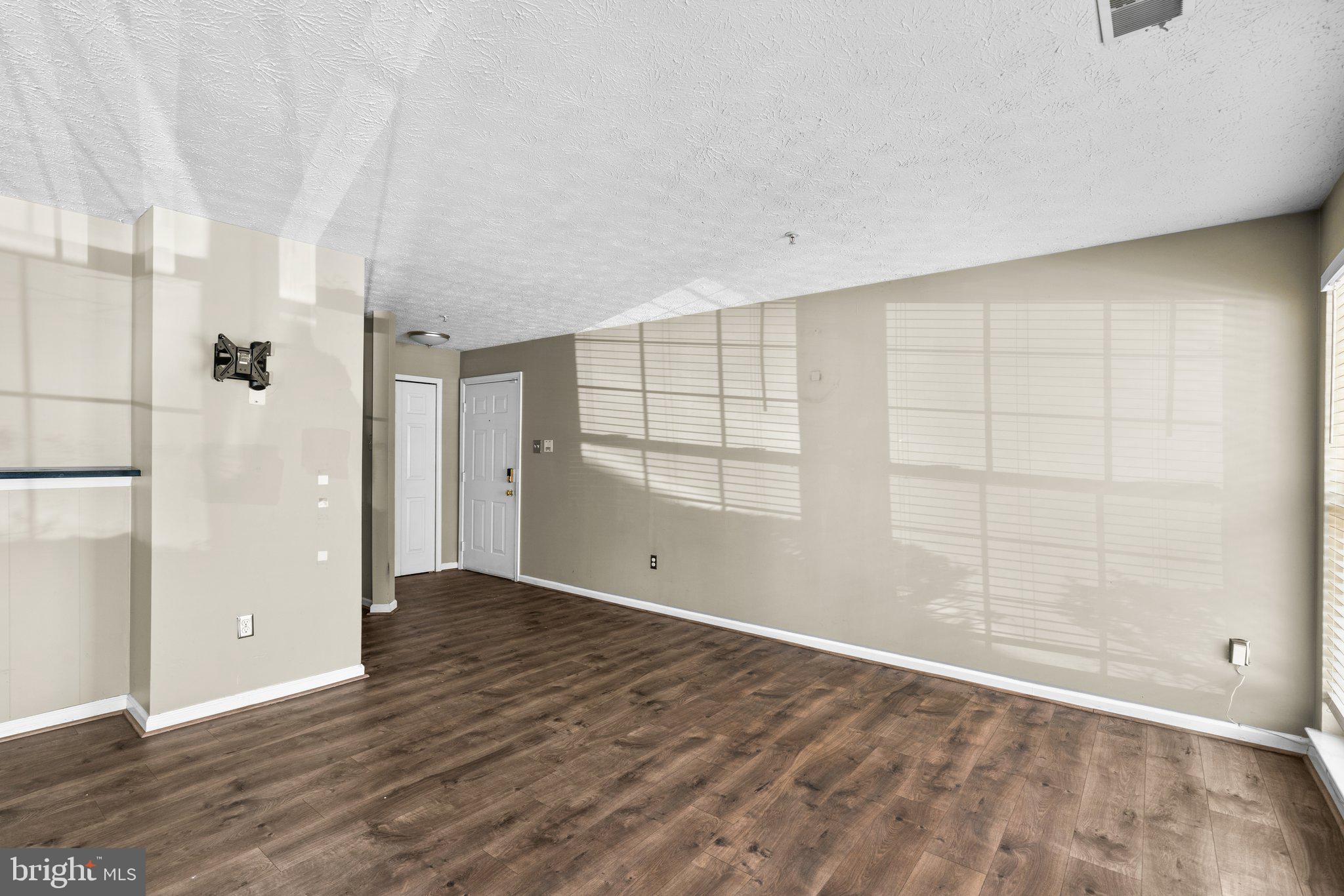 GARDEN OWINGS MILLS - Residential