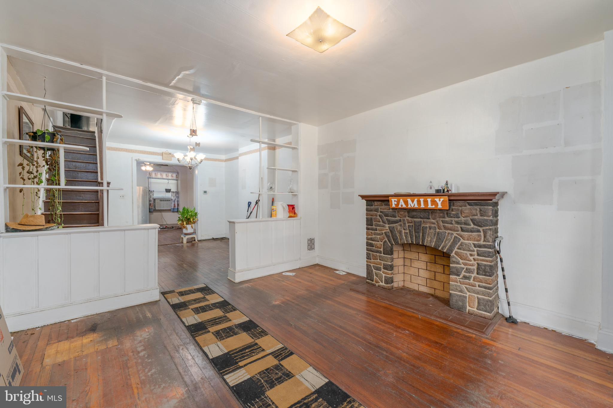 MONTEBELLO - Residential