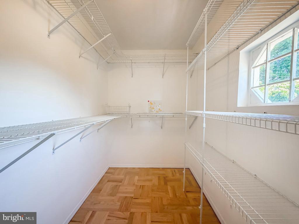 HILLWOOD TERR - Residential