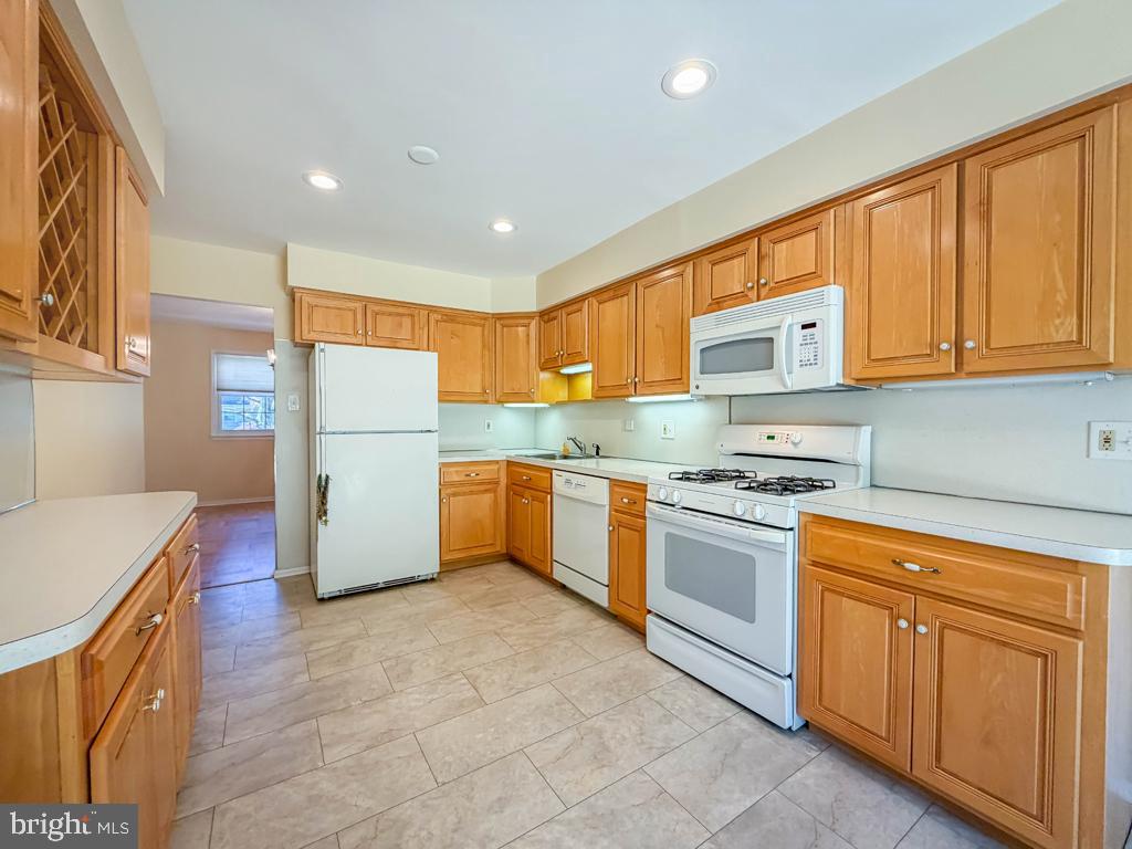 HILLWOOD TERR - Residential