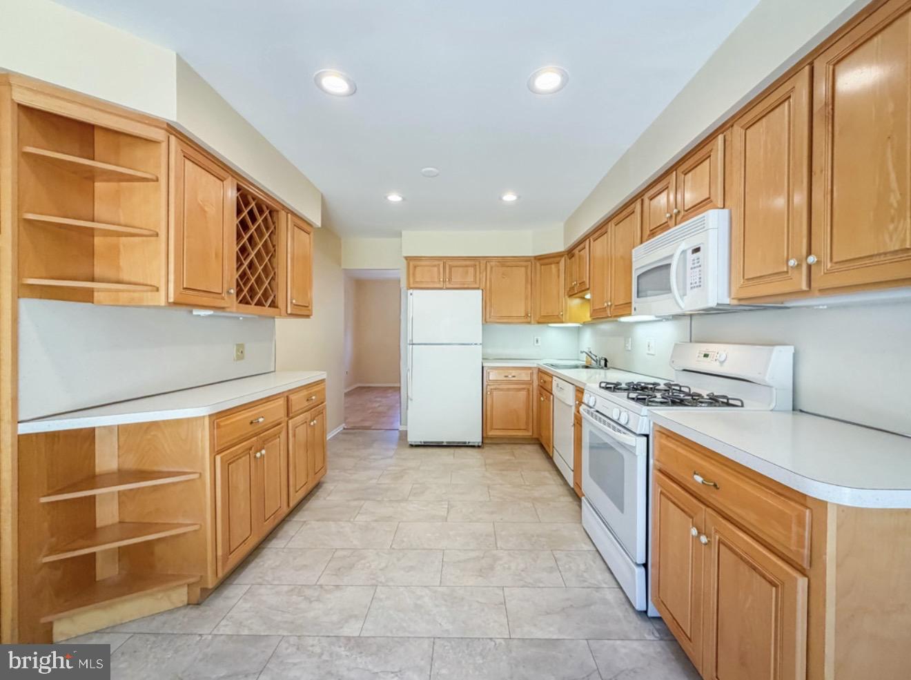 HILLWOOD TERR - Residential